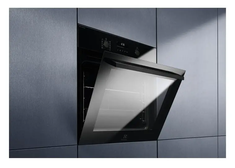 Piekarnik elektryczny parowy Electrolux 600 SteamBake EOD6P77WZ Termoobieg Termosonda Zdalne sterowanie Czarny