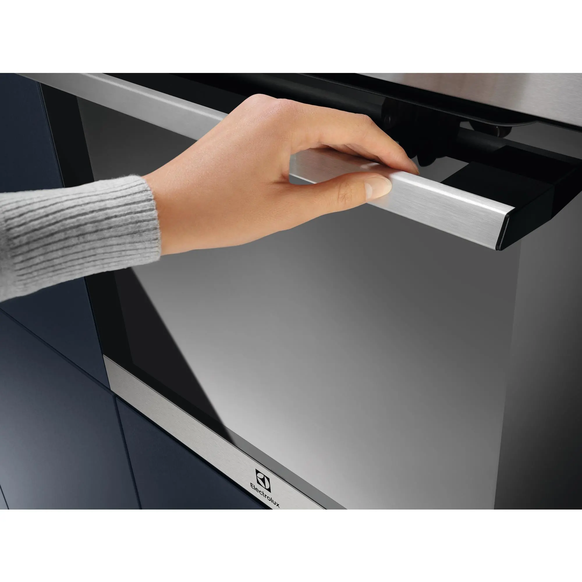 Piekarnik elektryczny Electrolux 600 SurroundCook EOF4P56X Termoobieg Czarny inox