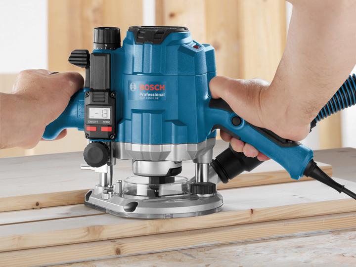 Frezarka górnowrzecionowa Bosch Professional GOF 1250 LCE