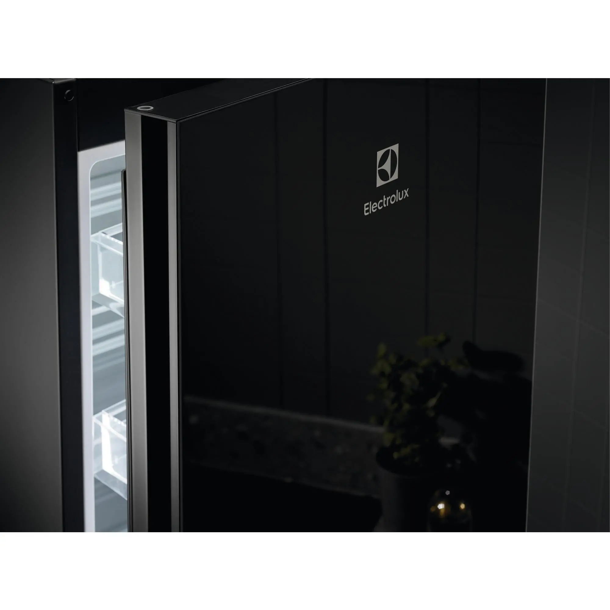 Lodówka Electrolux 800 LNT7ME36K2 Inteligentny No Frost 201cm Szuflada z kontrolą wilgotności Czarny