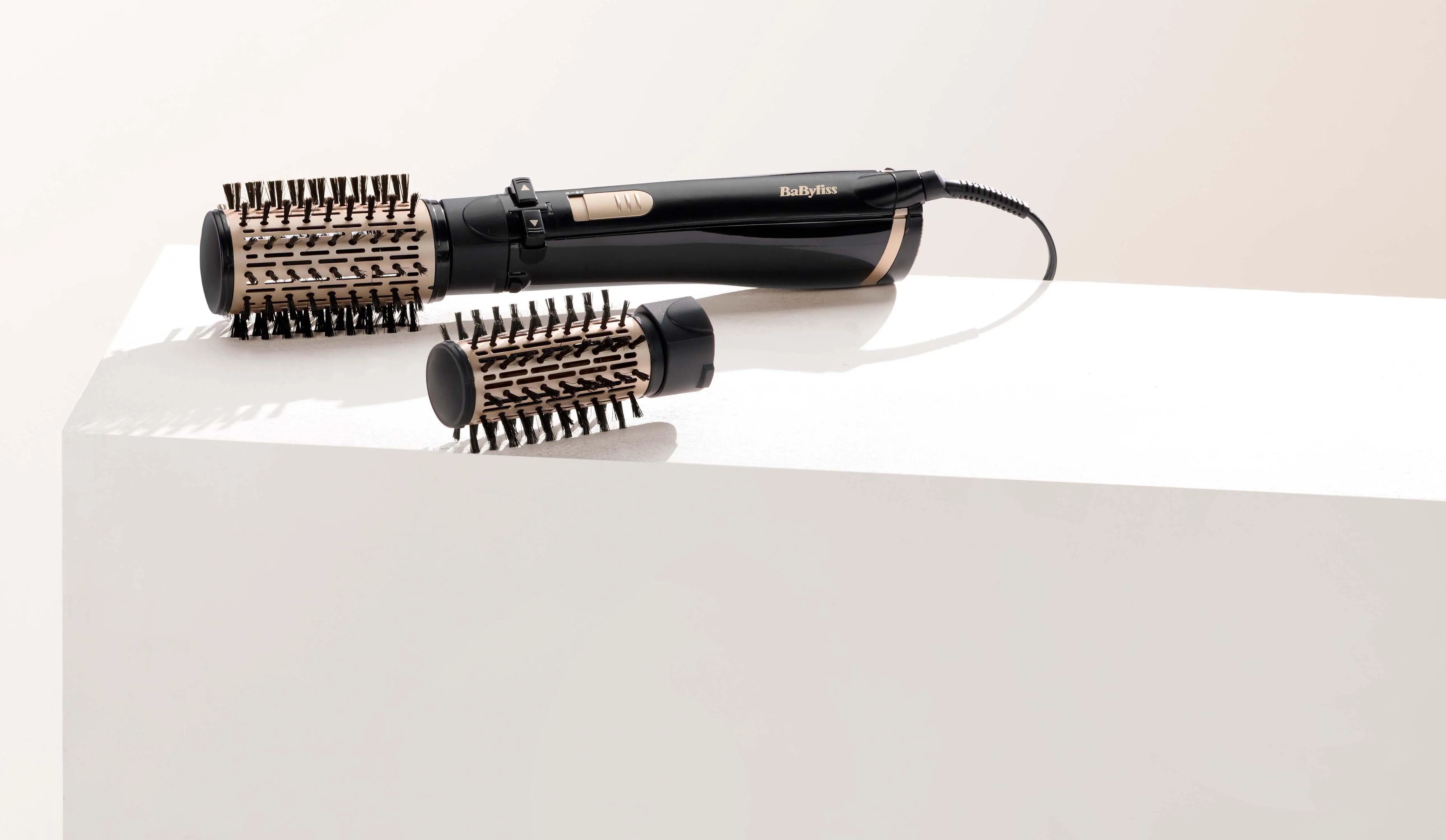 Suszarko-lokówka BaByliss AS962E 1000W Jonizacja Obrotowa Zimny nawiew Średnica szczotki 42mm 50mm 2 poziomy temperatury