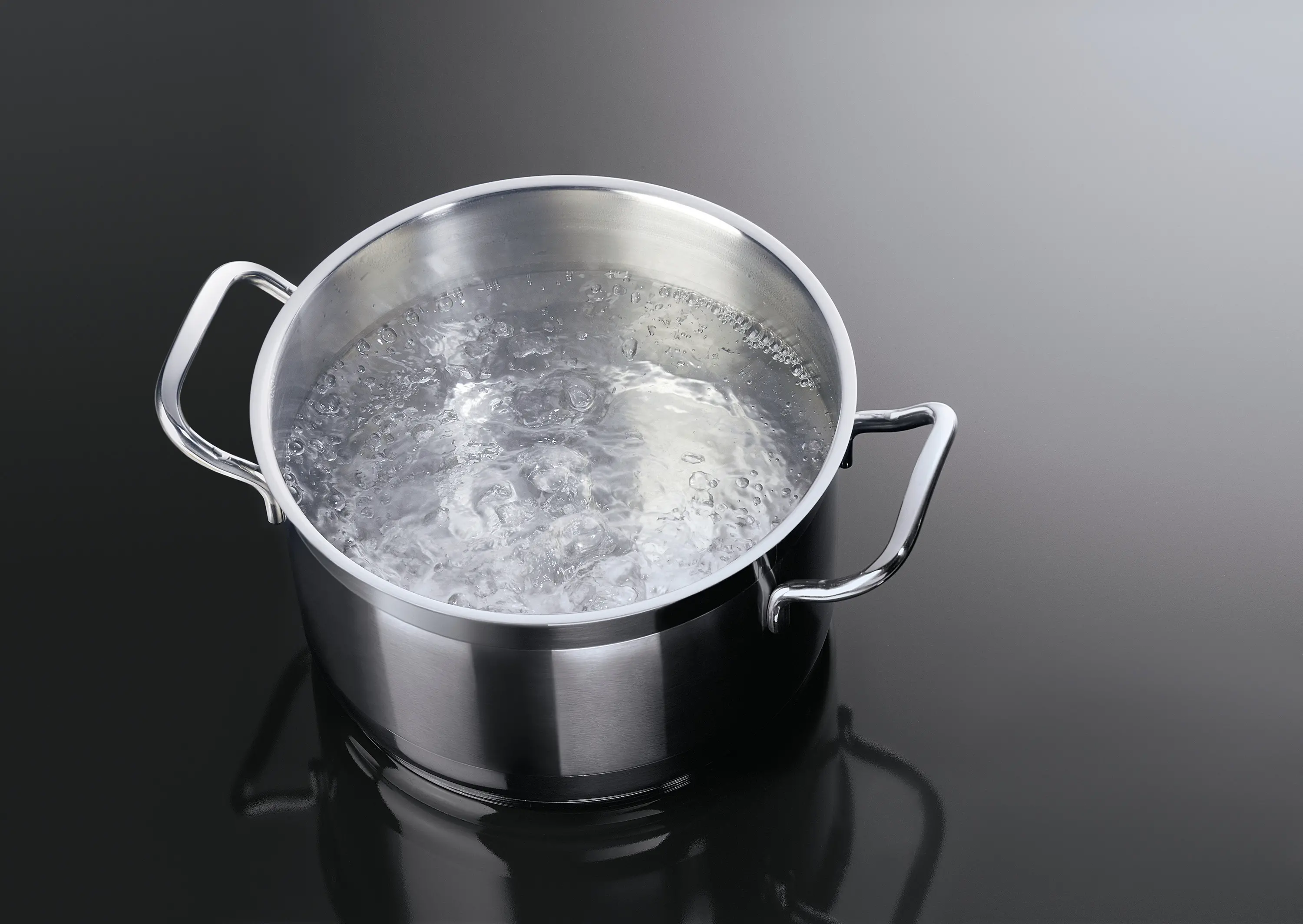 Kuchnia elektryczna AEG-Electrolux 6000 CIB6643BBM Piekarnik z funkcją pary Termoobieg AirFry