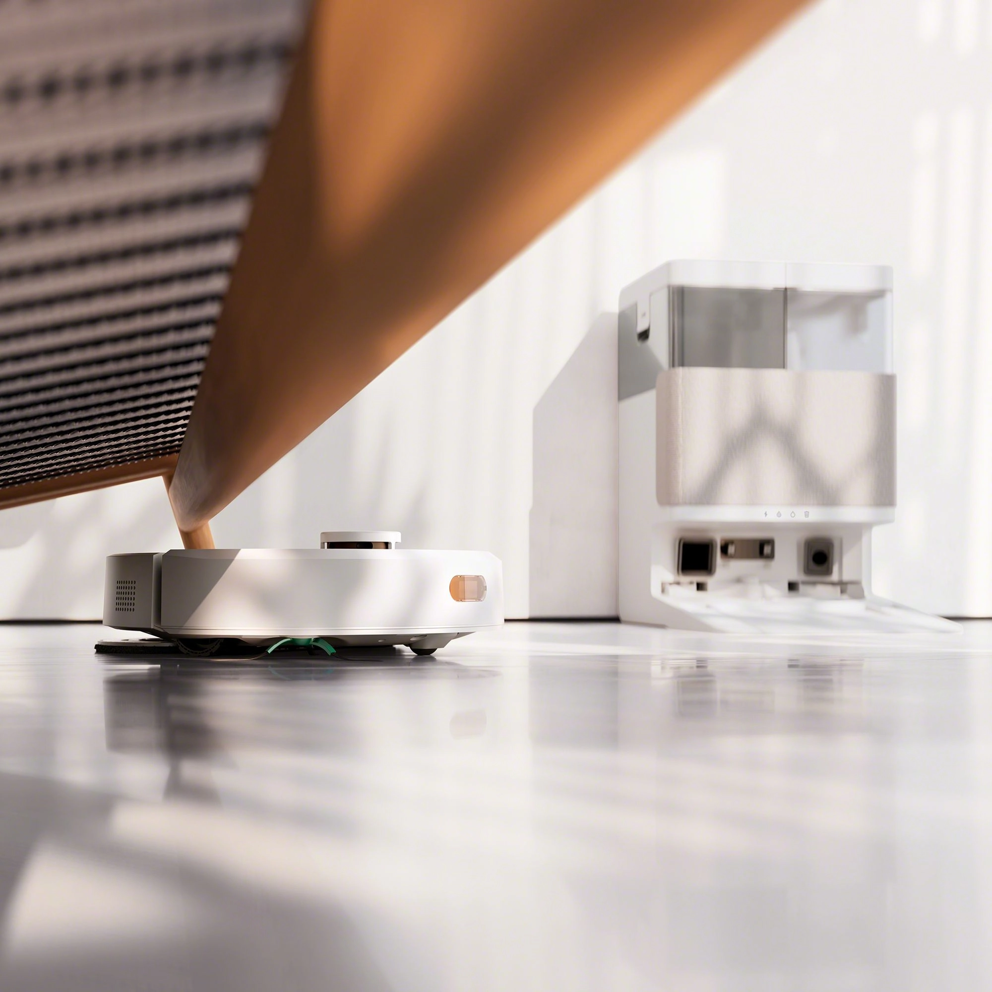 Robot sprzątający iRobot Roomba Plus 405 Combo Funkcja mopowania Stacja oczyszczająca Tworzenie mapy pomieszczenia 68dB Biały