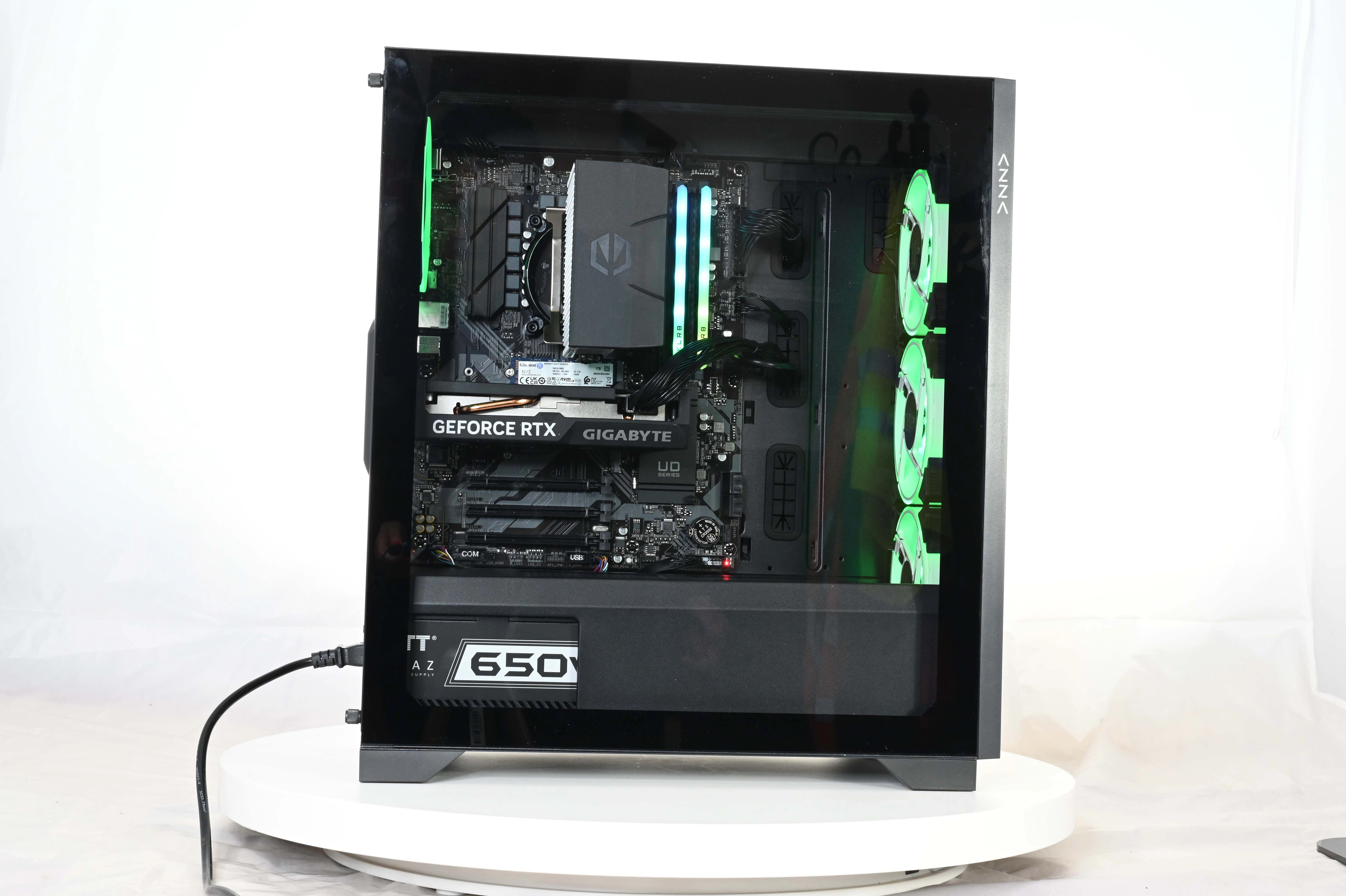 Komputer gamingowy NTT Hiro Gamer ZKG-I5B580-01EU i5-14400F 16GB RAM 1TB Dysk SSD ARCB580 Win11