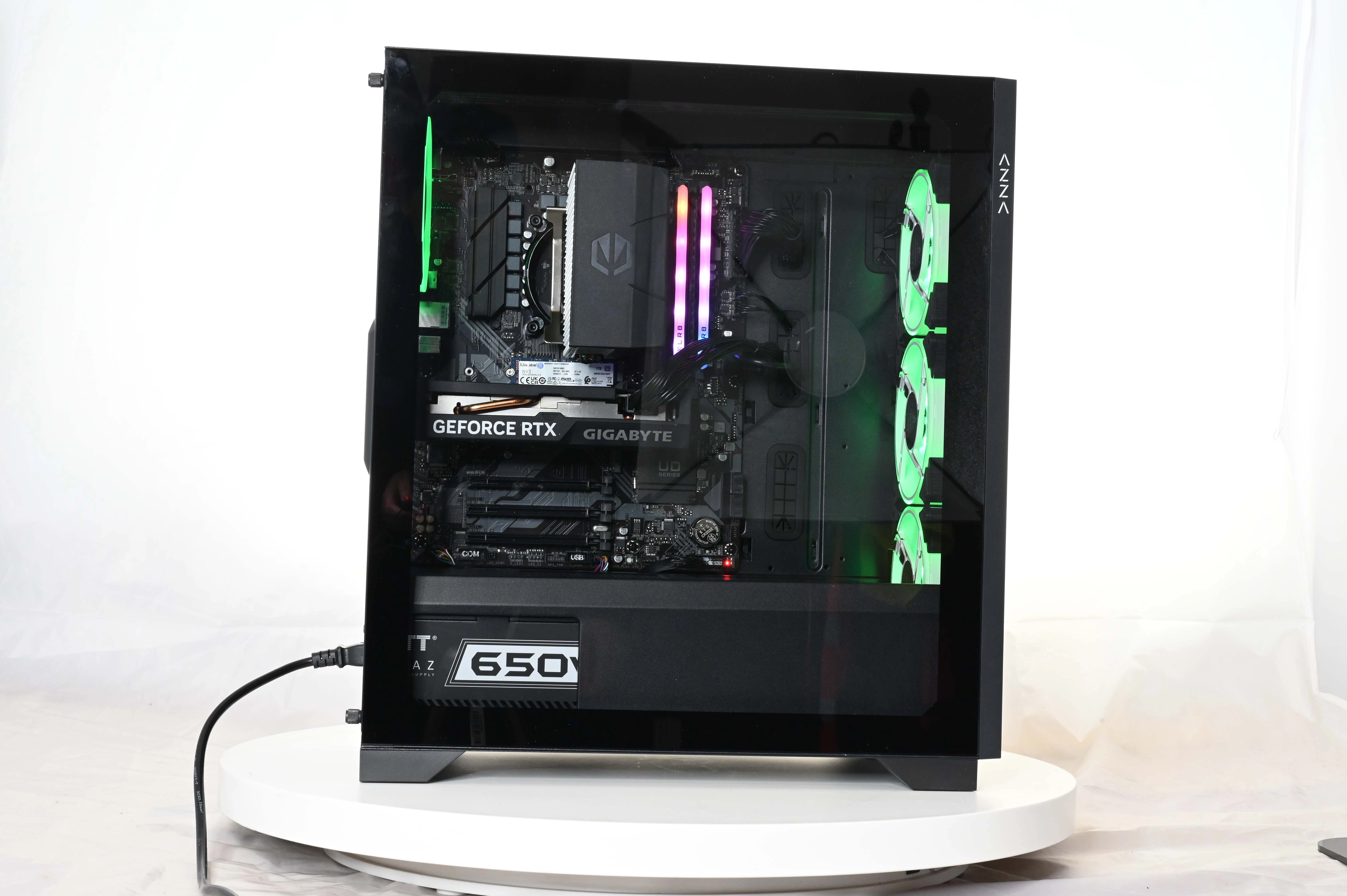 Komputer gamingowy NTT Hiro Gamer ZKG-I5B580-01EU i5-14400F 16GB RAM 1TB Dysk SSD ARCB580 Win11