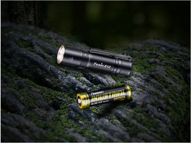 Latarka Fenix E12 V2.0