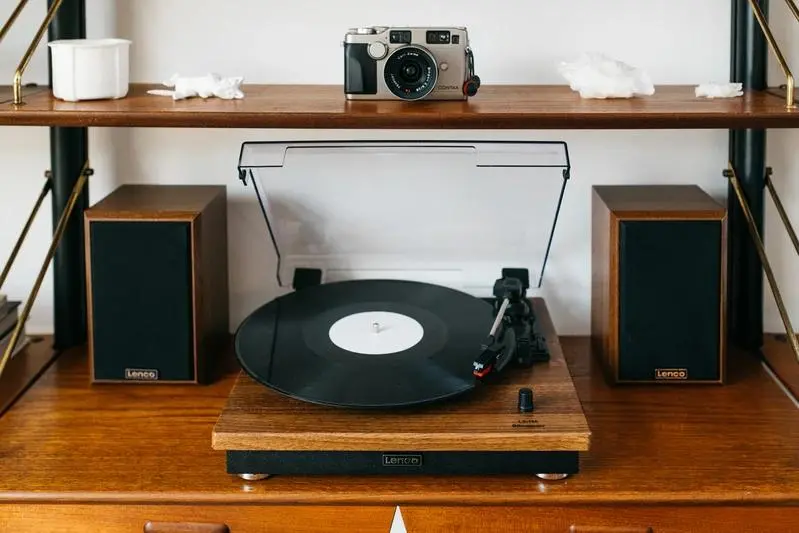 Gramofon Lenco LS-100WD Manualny Napęd paskowy Przedwzmacniacz Bluetooth Brązowy + głośniki