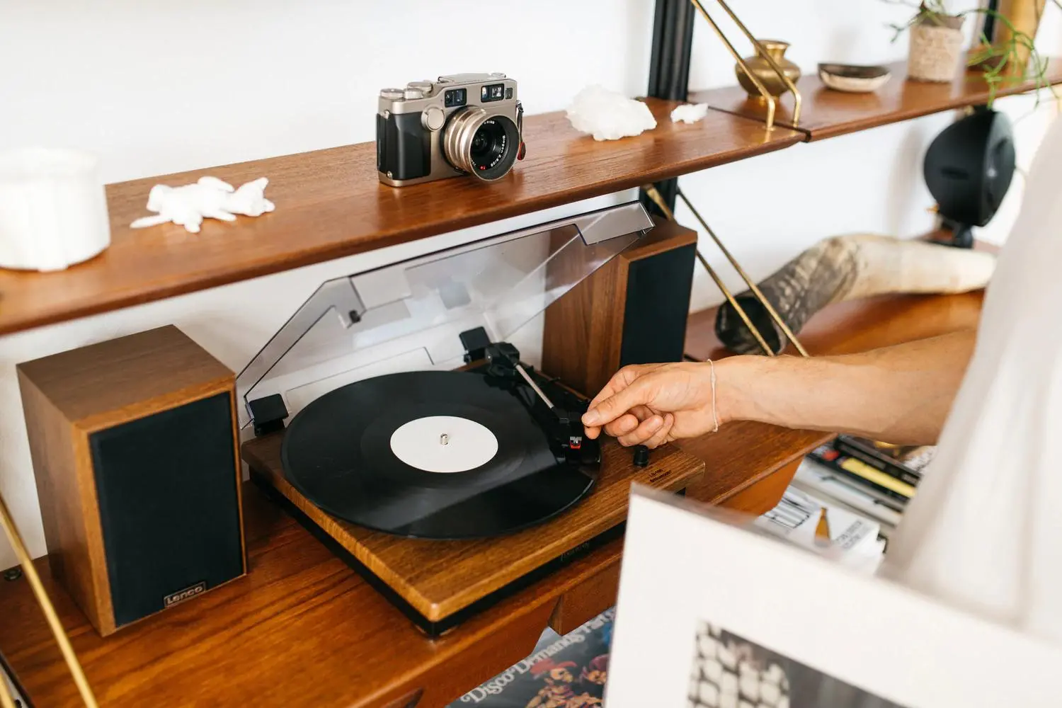 Gramofon Lenco LS-100WD Manualny Napęd paskowy Przedwzmacniacz Bluetooth Brązowy + głośniki