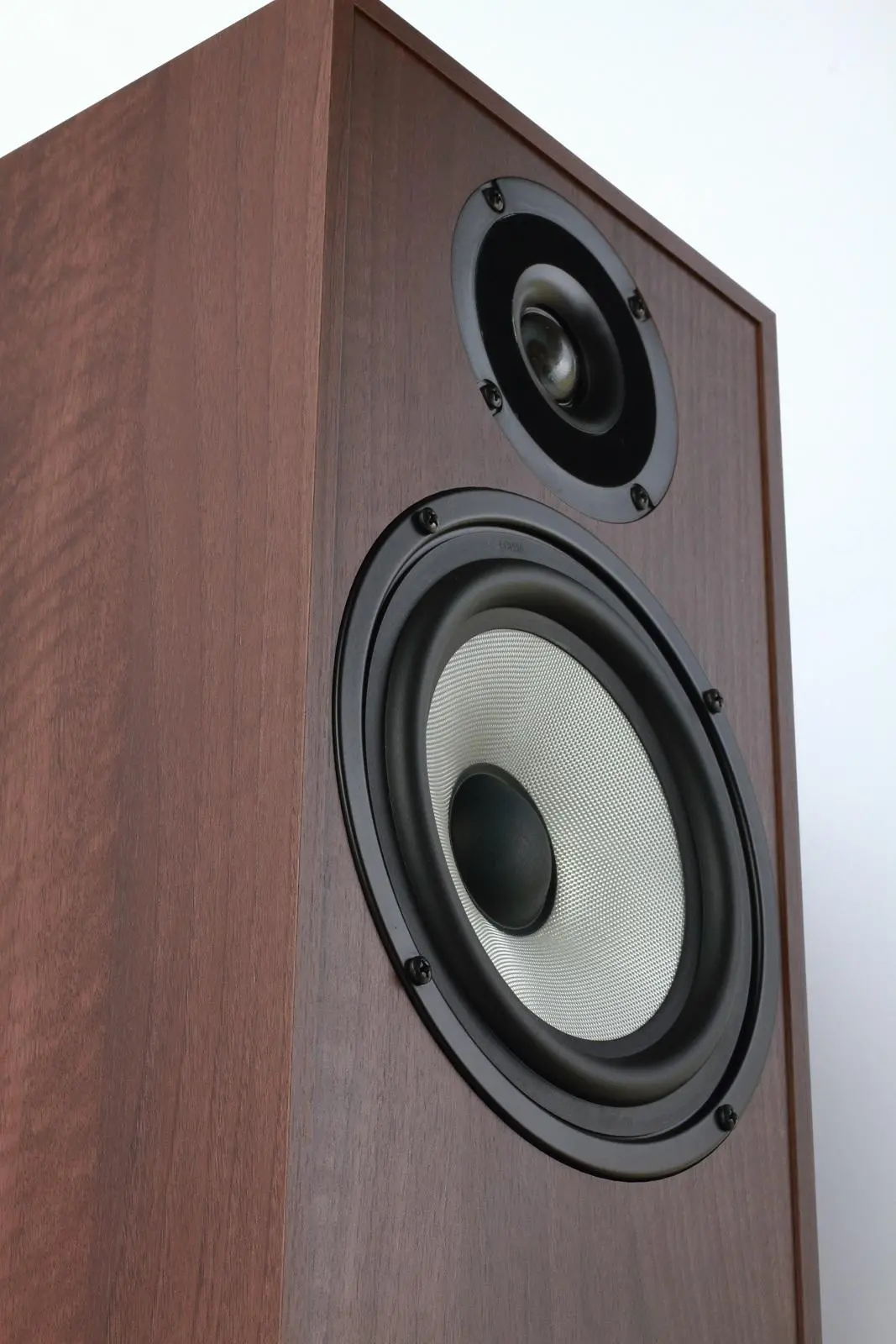Kolumny Pylon Audio Pearl 20 Orzech 2szt.