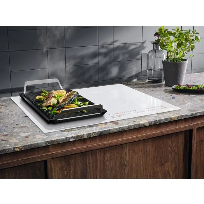 Płyta indukcyjna Electrolux CIS62449W SenseBoil 700 59cm