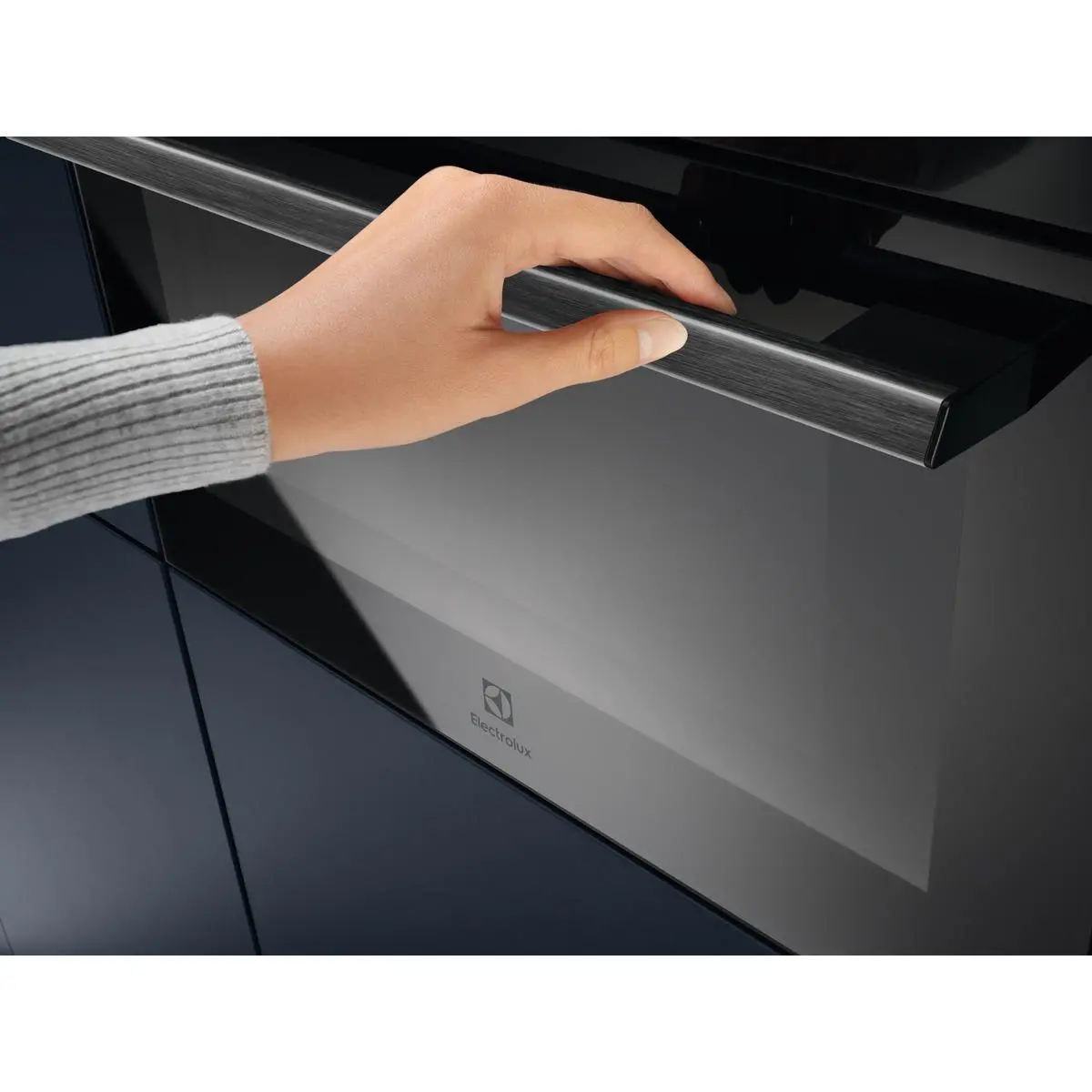 Piekarnik z mikrofalą Electrolux 800 CombiQuick EVL8E08Z Termoobieg Czarny