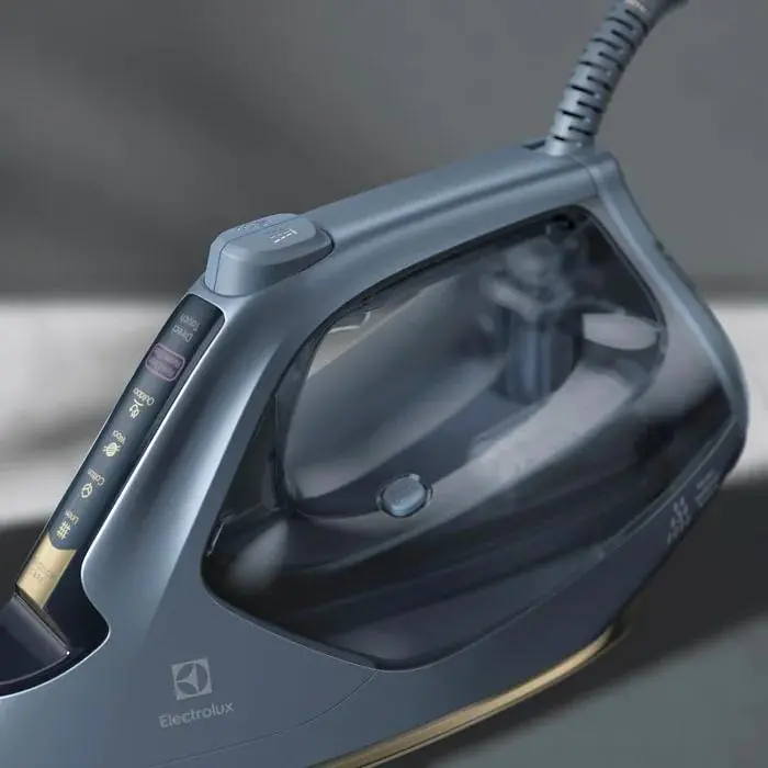 Żelazko Electrolux E8SI1-6DBM Resilium 240g/min