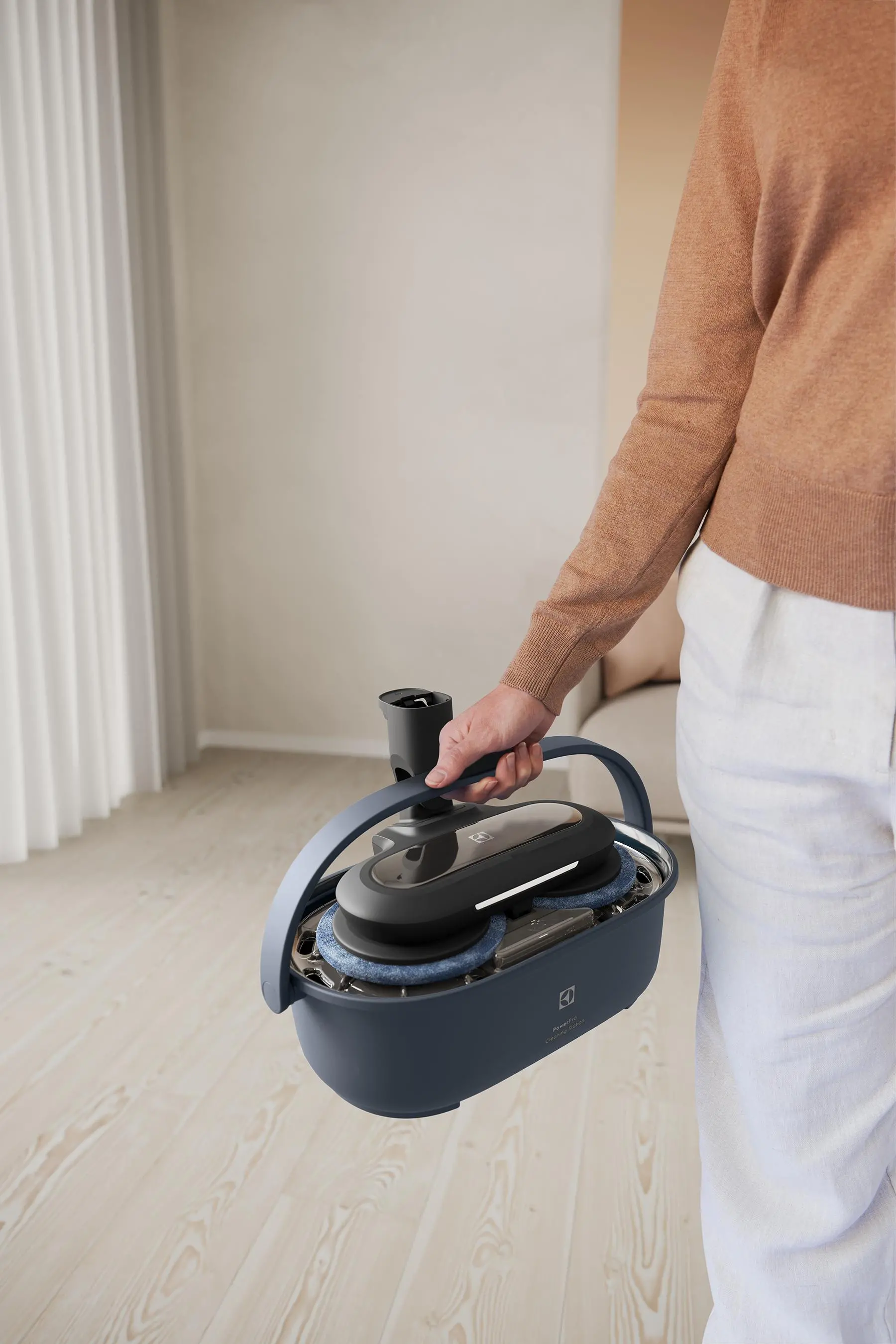 Stacja czyszcząca Electrolux PowerPro EPPCS2