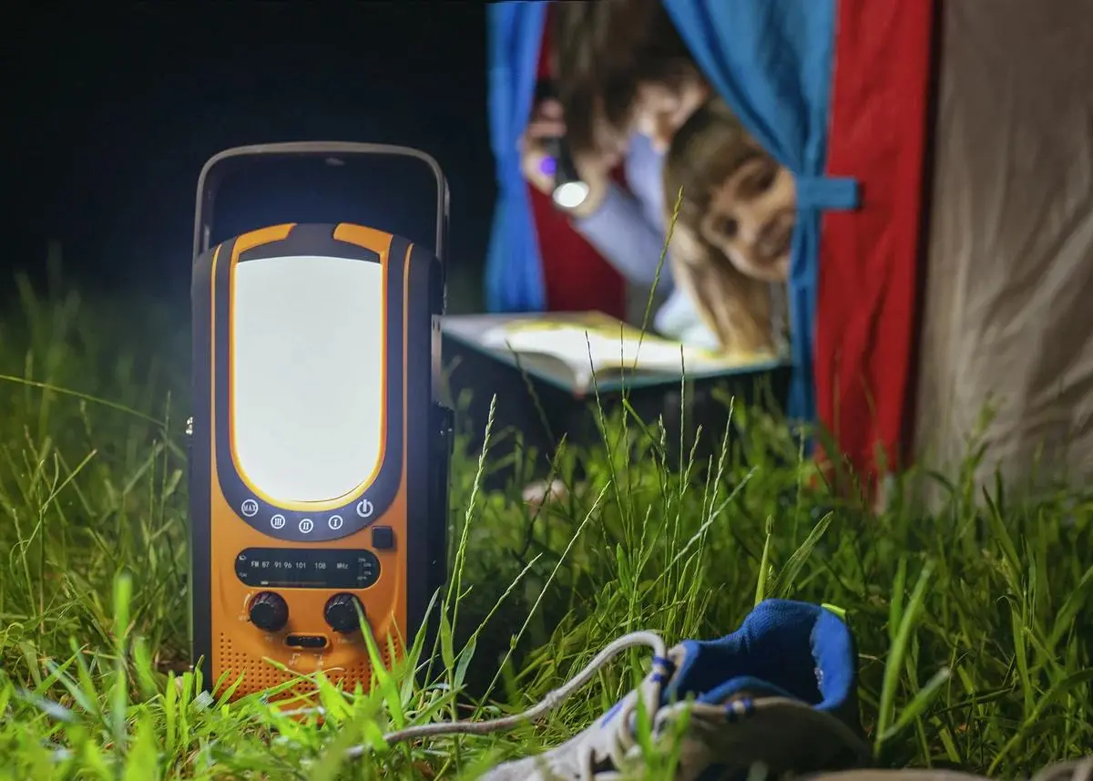 Powerbank solarny Extralink EPS-6000 6000mAh radio FM lampka LED
