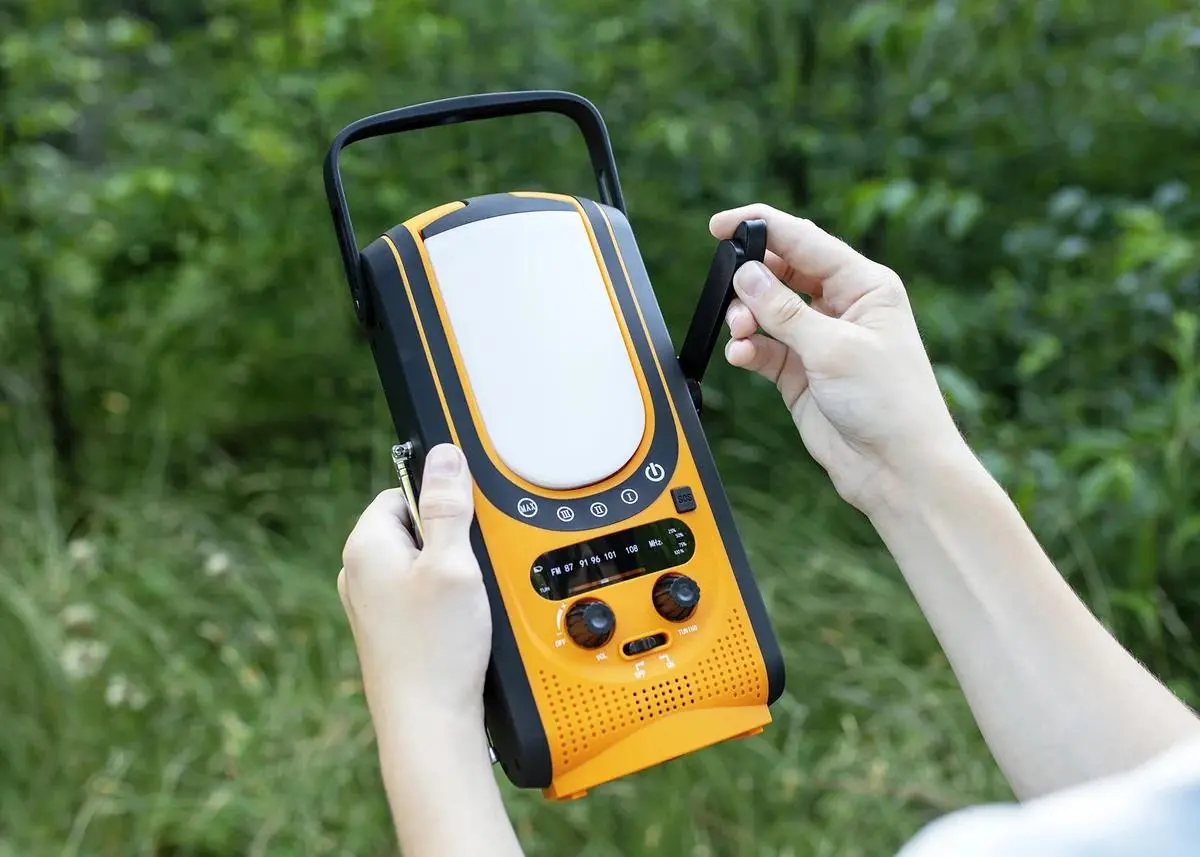 Powerbank solarny Extralink EPS-6000 6000mAh radio FM lampka LED