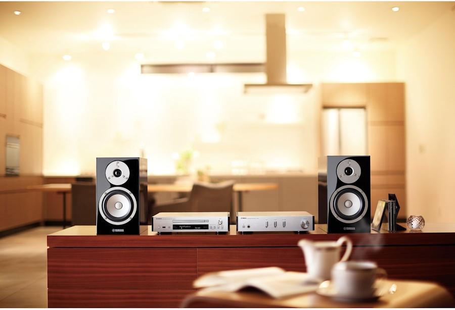 Wieża Yamaha MusicCast MCR-N670D Grand PianoCraft 130W Wi-Fi Bluetooth Radio FM, DAB+, Internetowe Srebrny