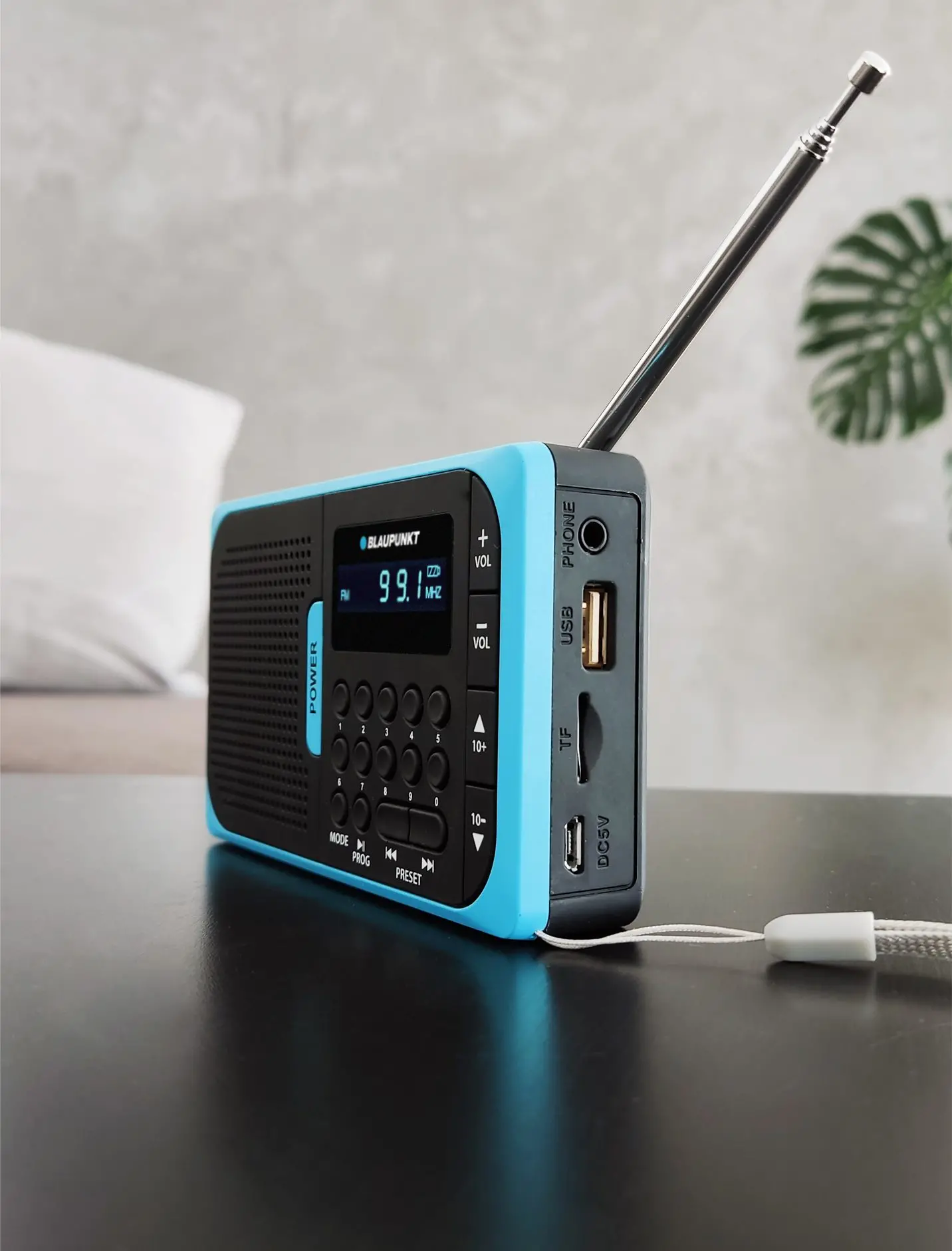 Radioodbiornik Blaupunkt PR5BL Radio FM Czarno-niebieski
