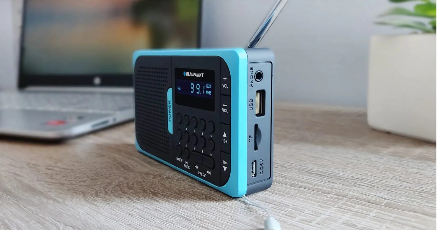 Radioodbiornik Blaupunkt PR5BL Radio FM Czarno-niebieski