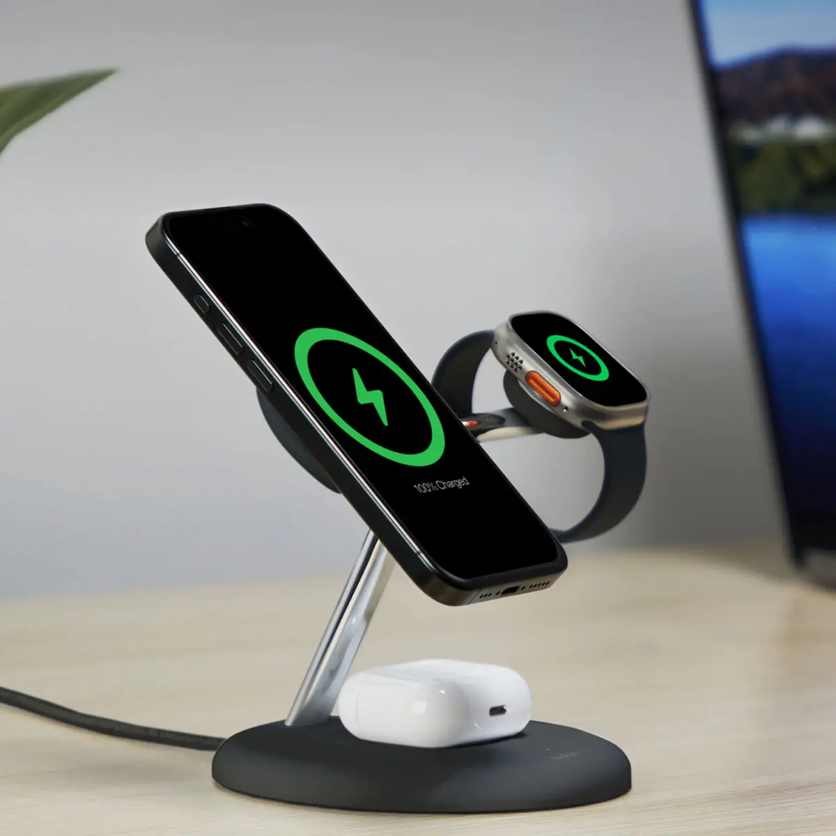 Ładowarka indukcyjna Belkin BOOST CHARGE PRO MagSafe 3w1 iPhone Apple Watch i Airpods Czarny