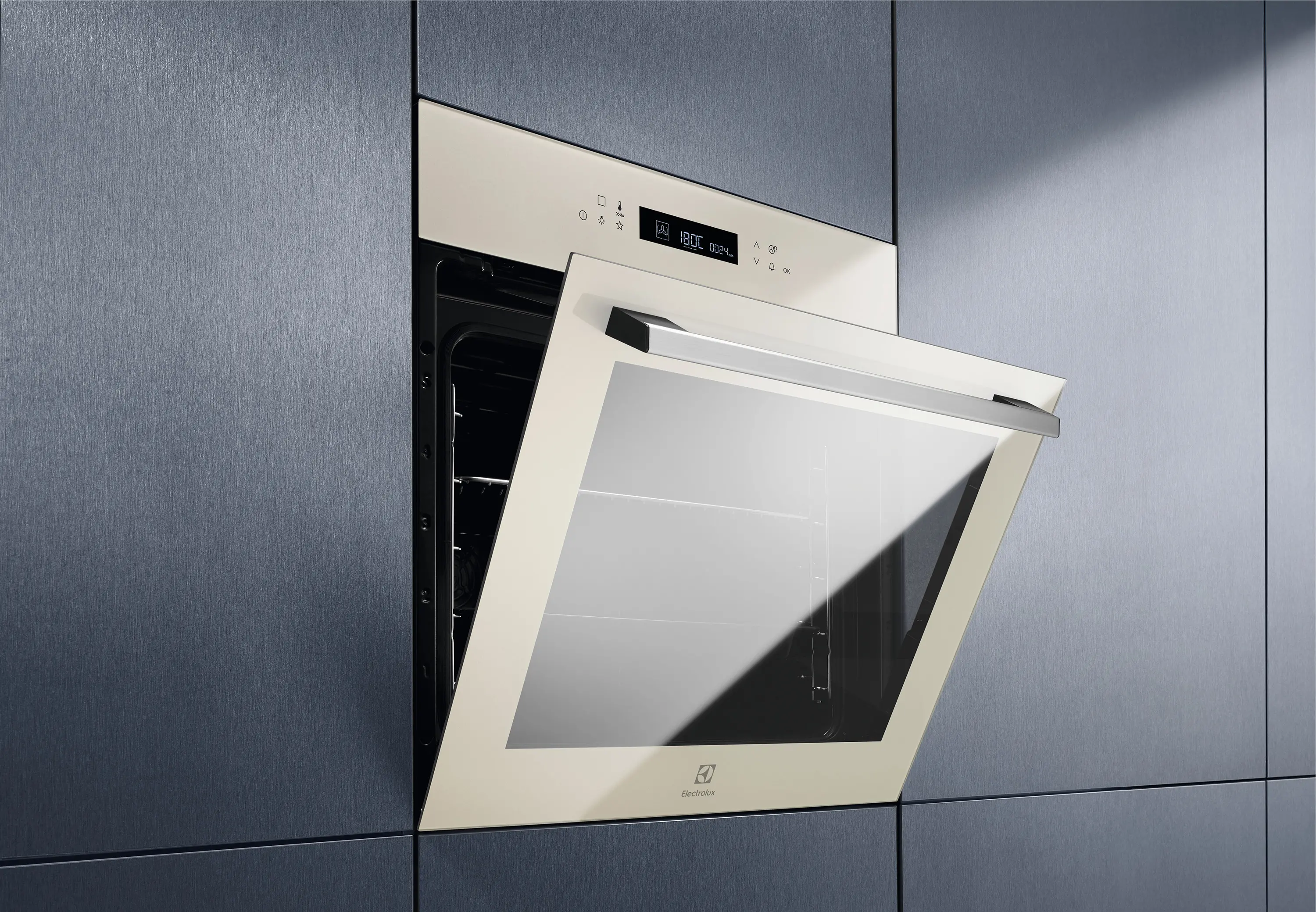 Piekarnik elektryczny Electrolux 700 SenseCook LOE7F31S Termoobieg Termosonda Srebrne szkło