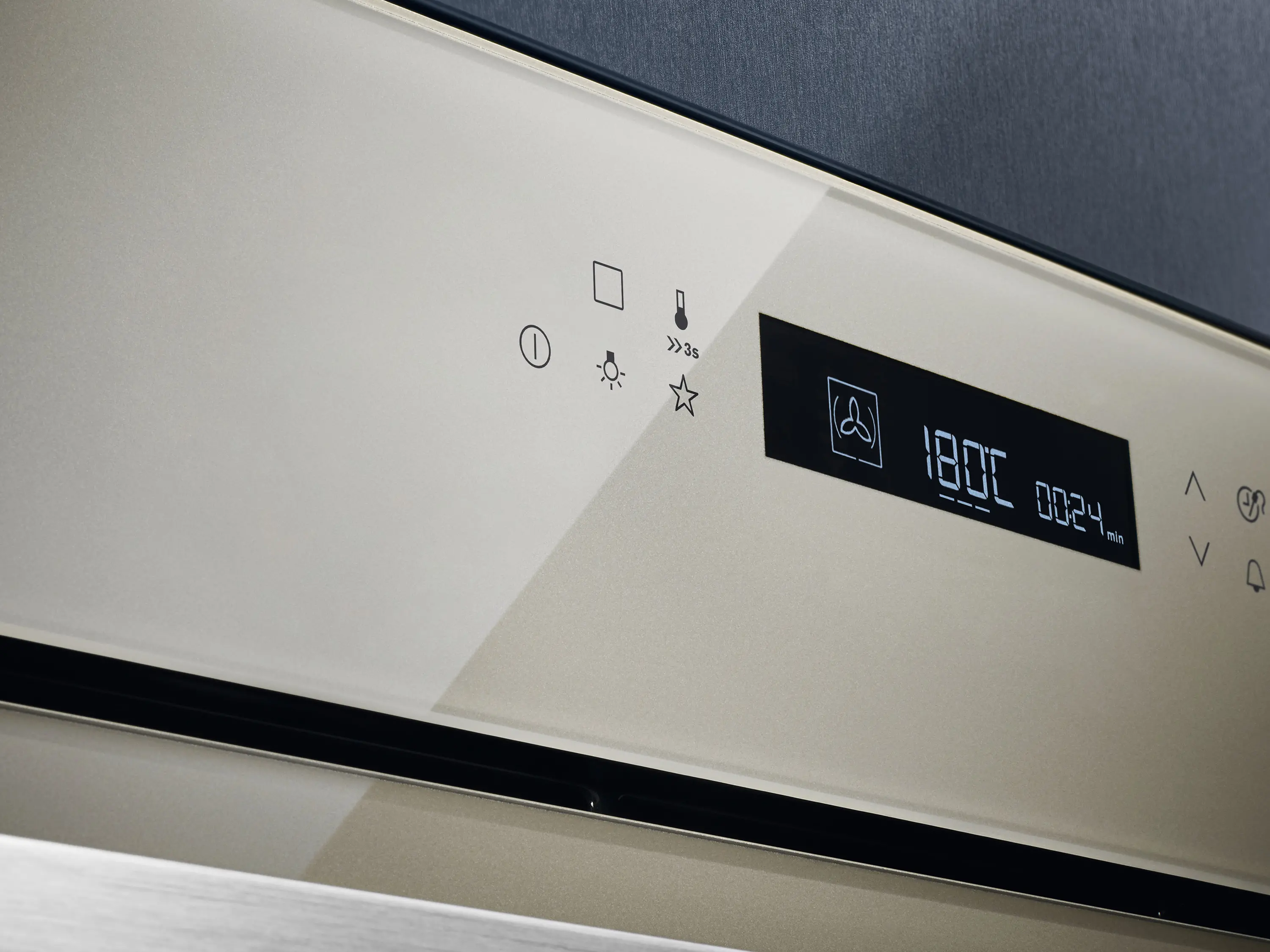 Piekarnik elektryczny Electrolux 700 SenseCook LOE7F31S Termoobieg Termosonda Srebrne szkło