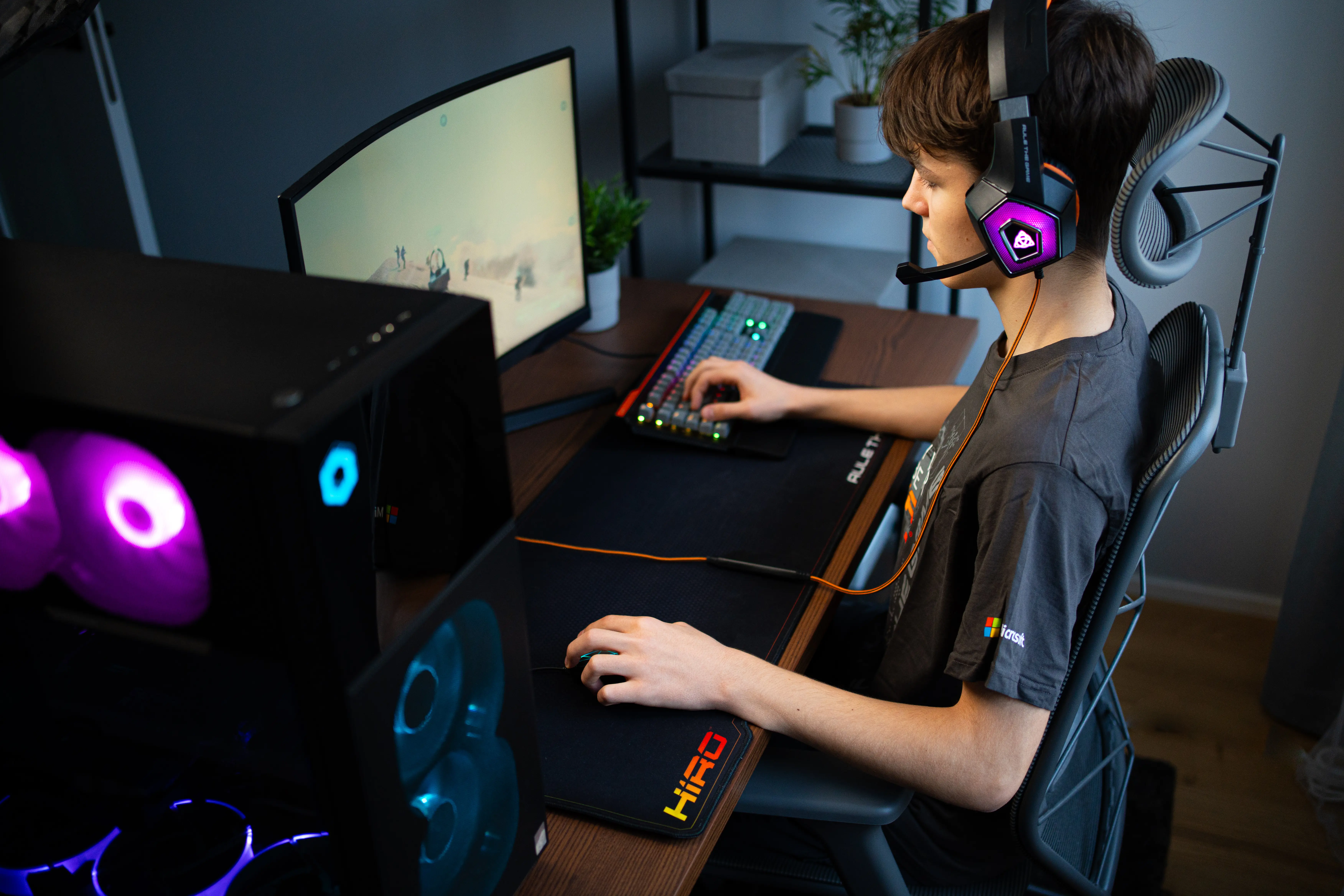 Komputer gamingowy HIRO Wingman 515 ZKG-I7B760-EU01H i7-14700F 32GB RAM 1TB Dysk SSD RTX4060 Win11
