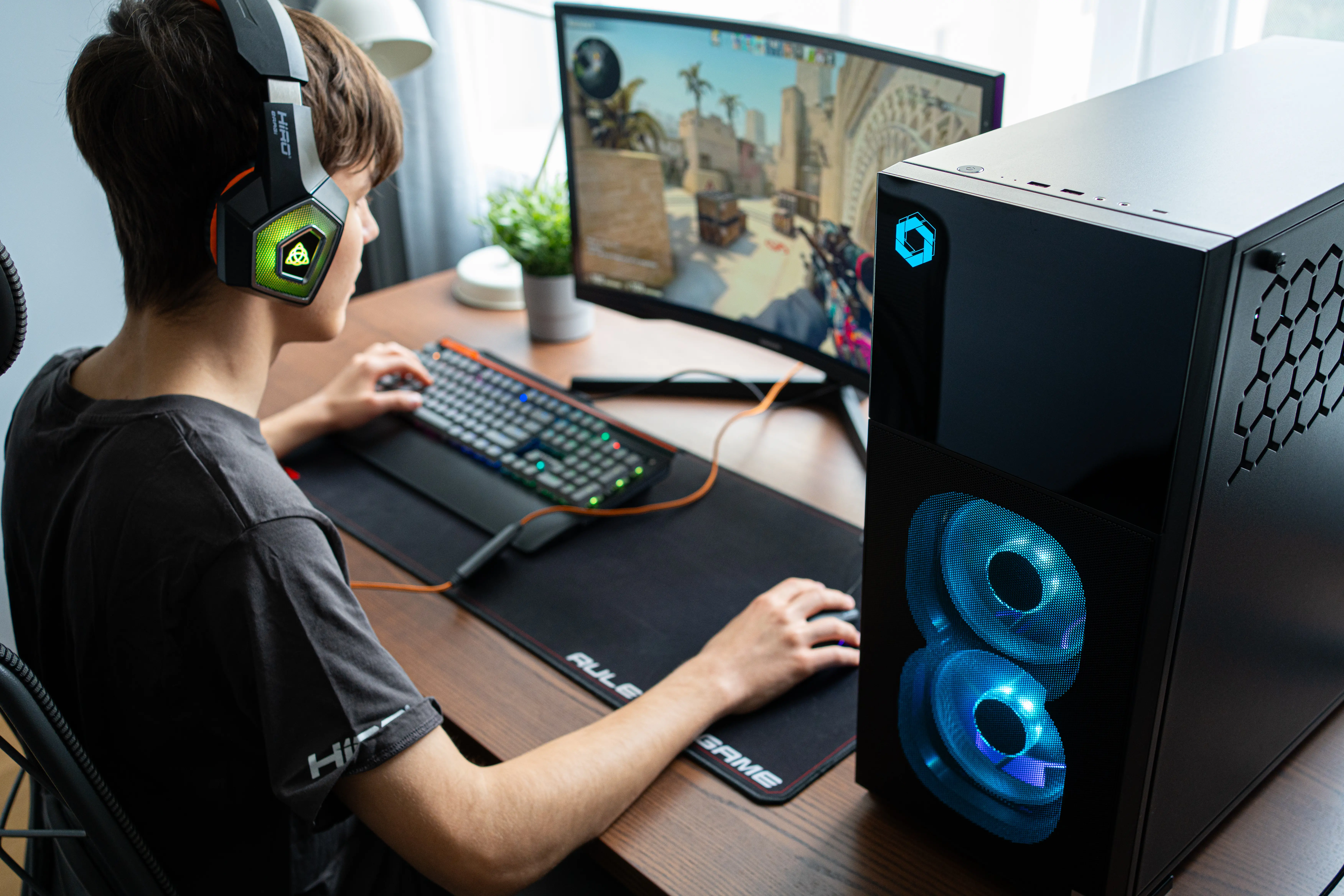 Komputer gamingowy HIRO Wingman 515 ZKG-I7B760-EU01H i7-14700F 32GB RAM 1TB Dysk SSD RTX4060 Win11