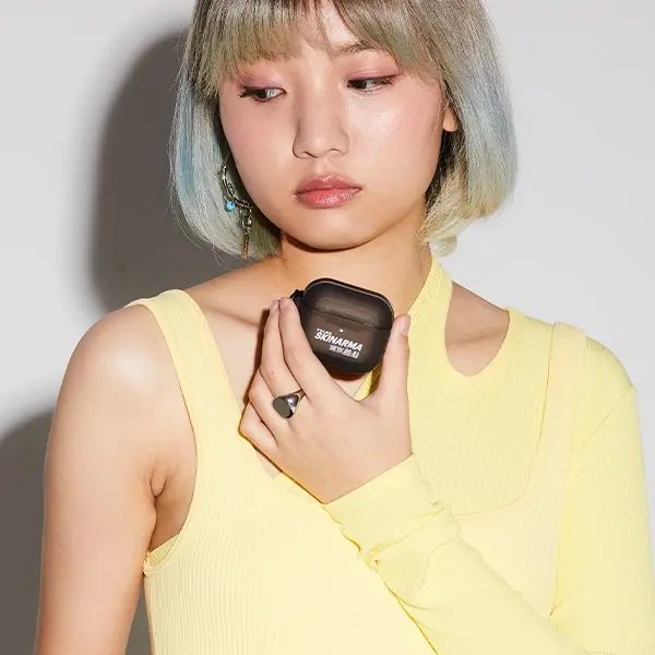 Etui na słuchawki Skinarma Kinzoku do AirPods Pro 2 Biały
