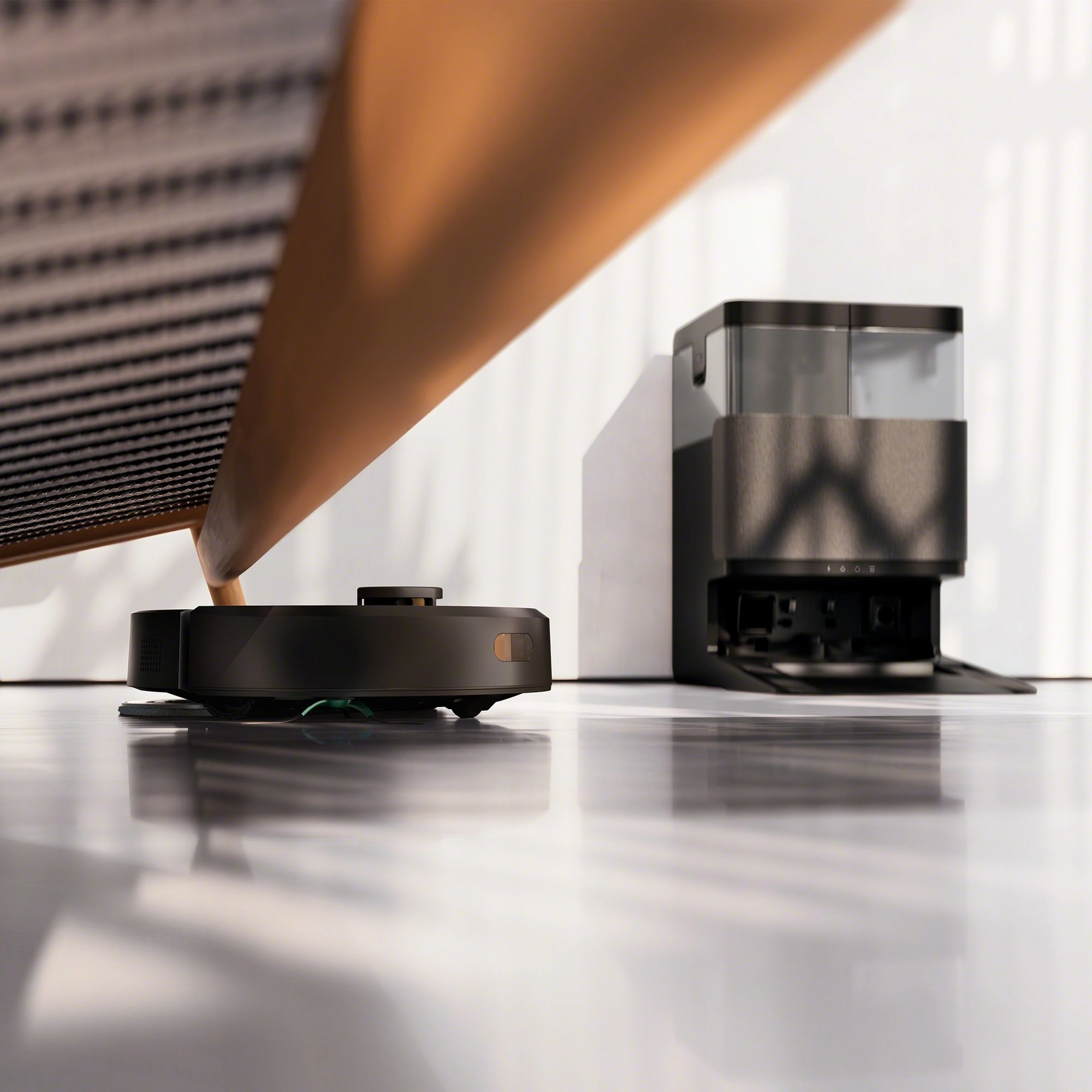 Robot sprzątający iRobot Roomba Plus 405 Combo Funkcja mopowania Stacja oczyszczająca Tworzenie mapy pomieszczenia 68dB Czarny