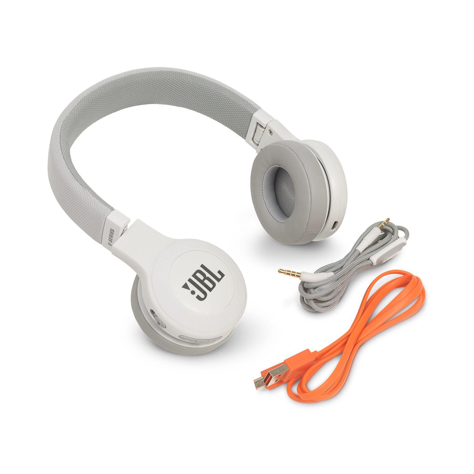 Słuchawki bezprzewodowe JBL E45BT (biały)