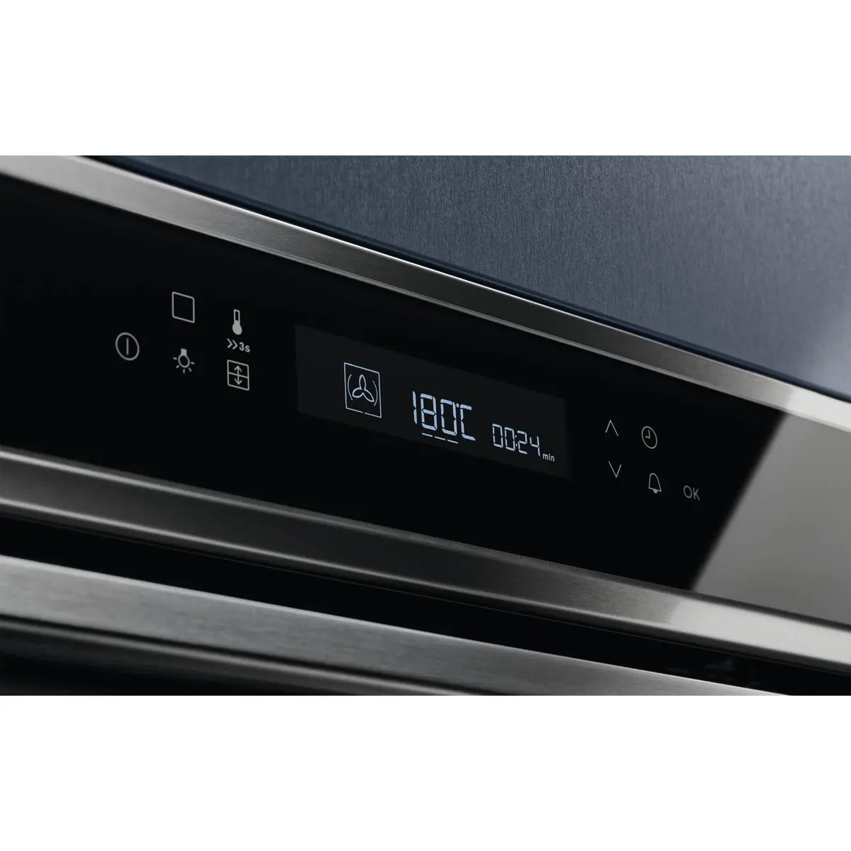 Piekarnik elektryczny parowy Electrolux 800 SteamBoost EOB7S31X Termoobieg Termosonda Czarno-stalowy