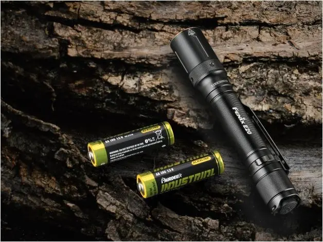Latarka Fenix E20 V2.0