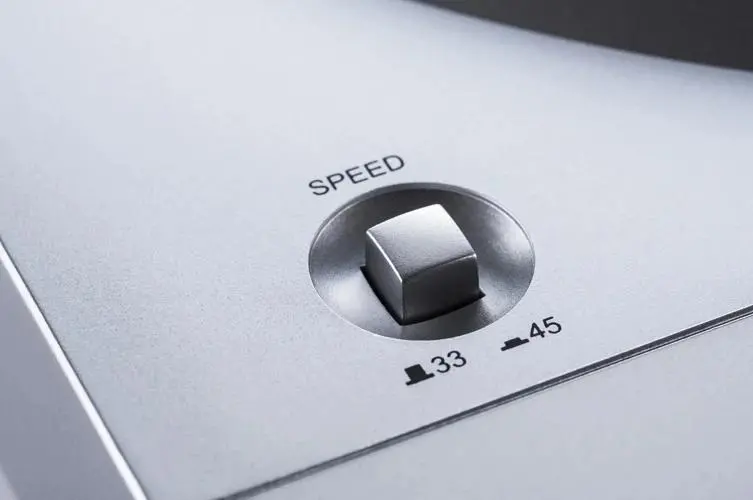 Gramofon Denon DP-29F Automatyczny Napęd paskowy Przedwzmacniacz Srebrny
