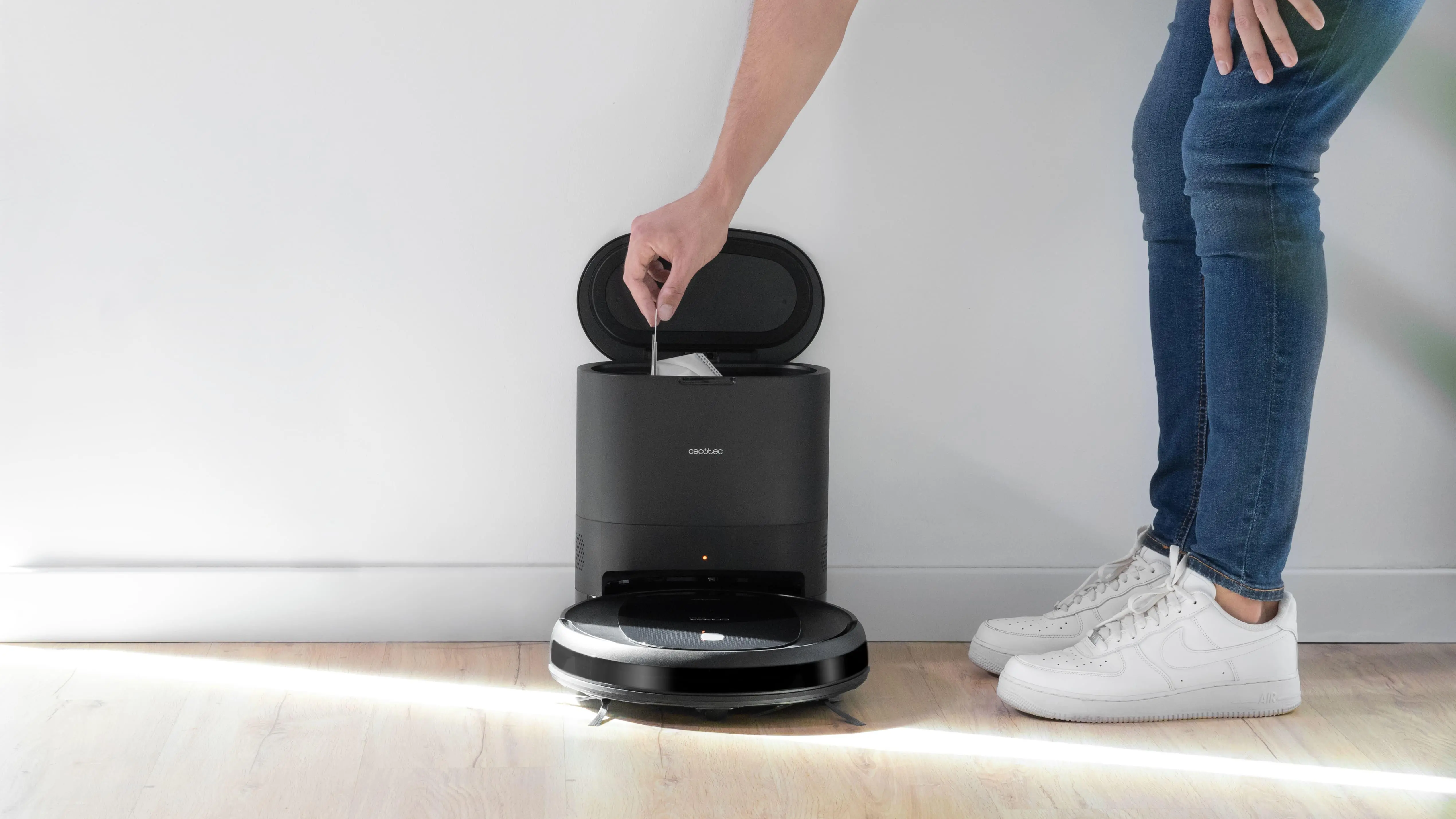 Robot sprzątający Cecotec Conga 2290 Ultra Home Funkcja mopowania Stacja oczyszczająca Tworzenie mapy pomieszczenia 64dB
