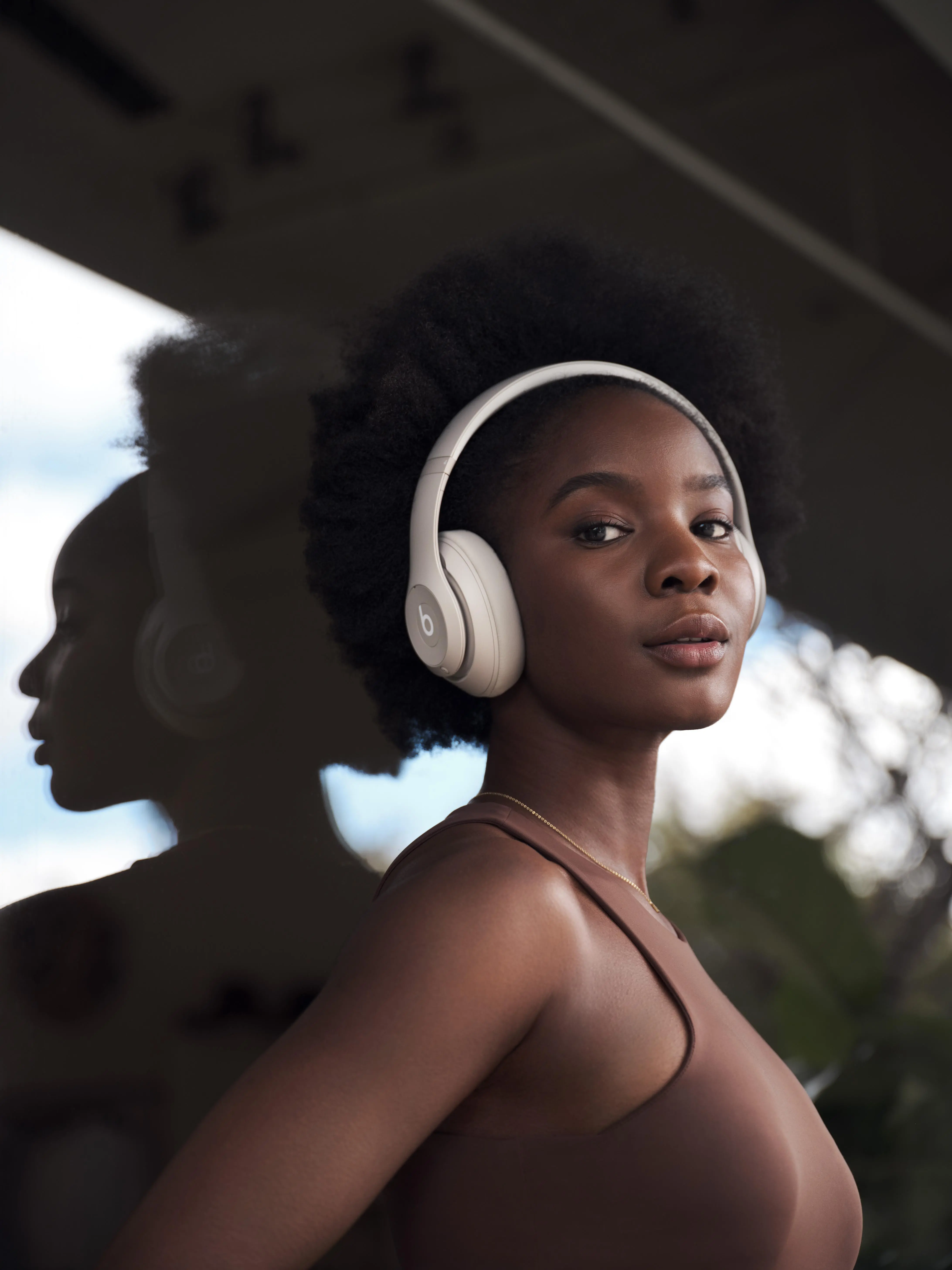 Słuchawki bezprzewodowe Beats Studio Pro Nauszne Bluetooth 5.3 Jasnopiaskowy