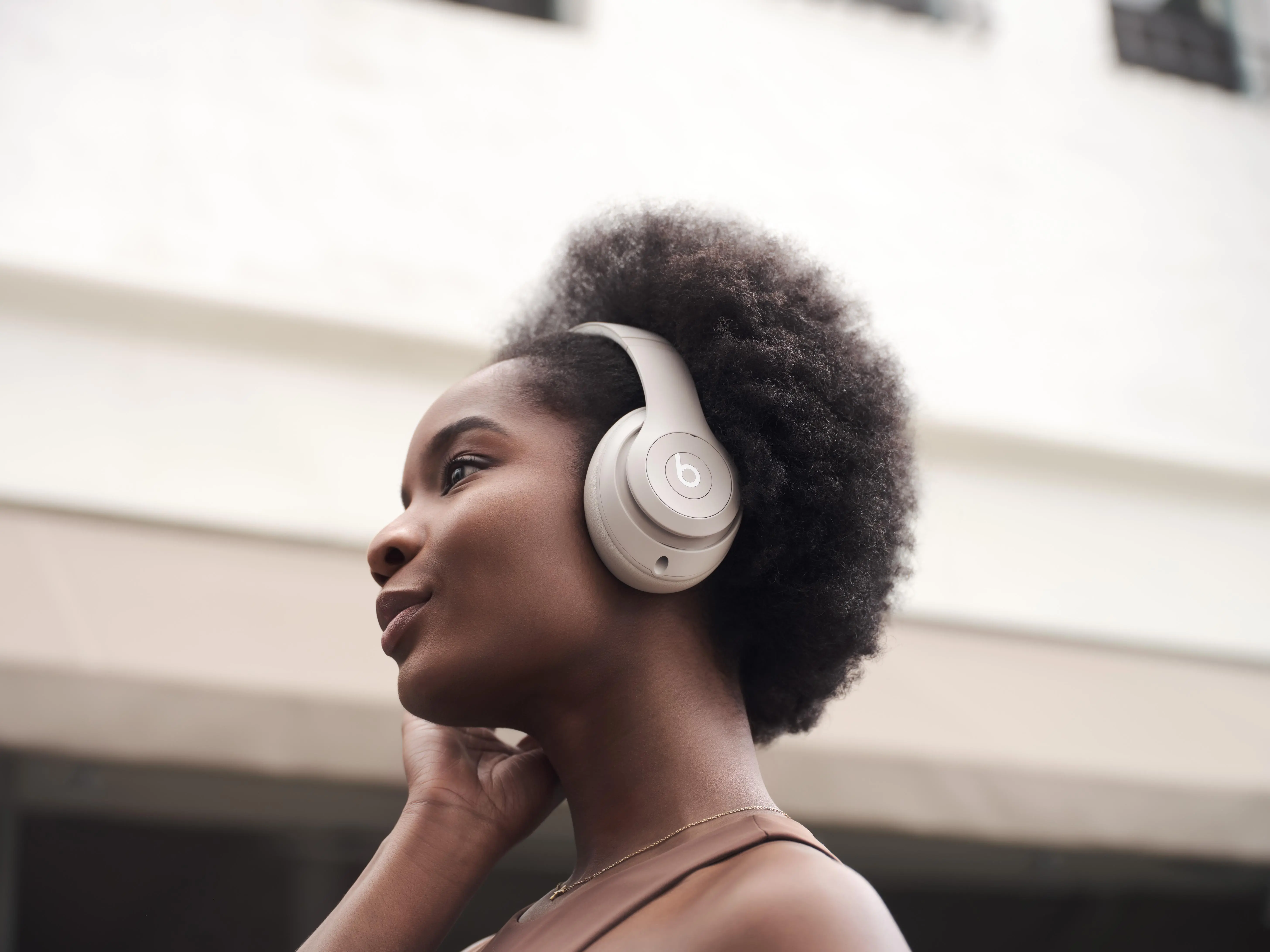 Słuchawki bezprzewodowe Beats Studio Pro Nauszne Bluetooth 5.3 Jasnopiaskowy
