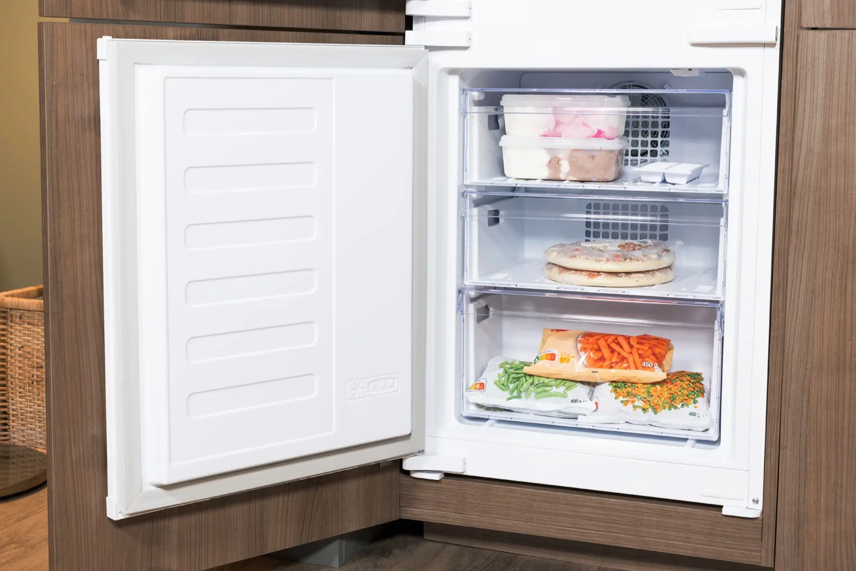 Lodówka Beko BCNA306E4ZSN Pełny No Frost 193,5cm Komora świeżości