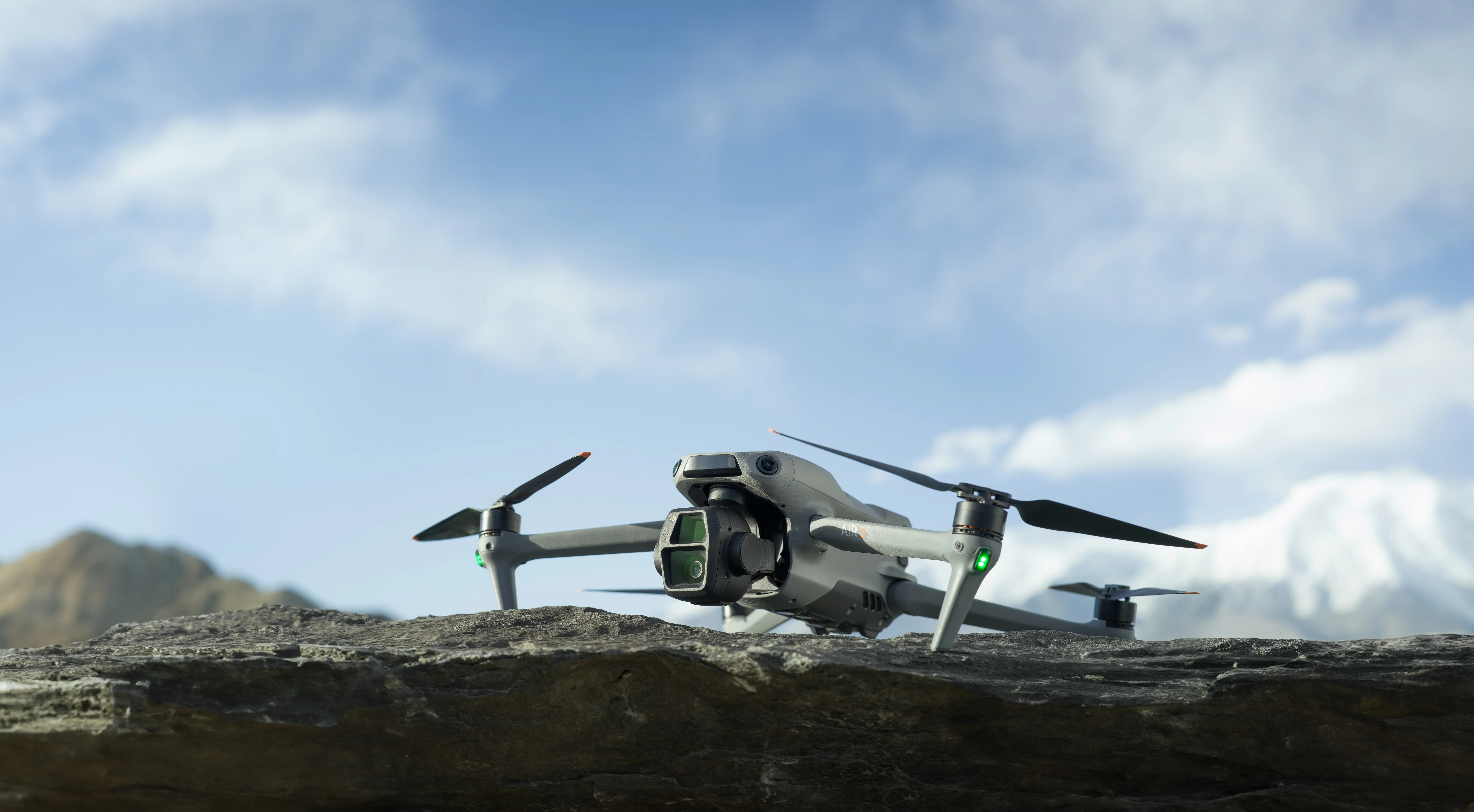 Dron DJI Air 3S Fly More Combo RC 2