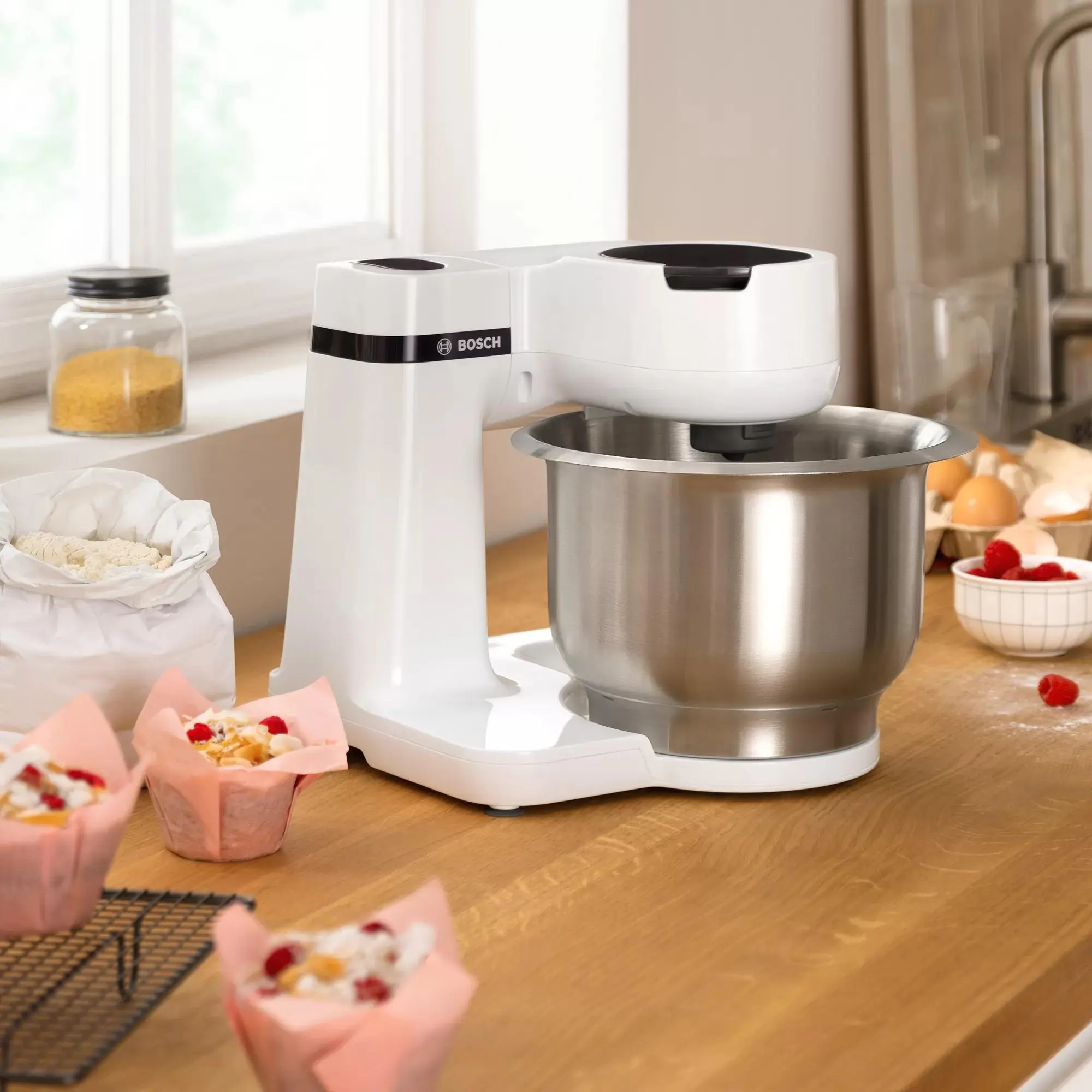 Robot kuchenny Bosch MUMS2EW40 Wydajność do 2,4kg lekkiego ciasta Kompaktowe wymiary