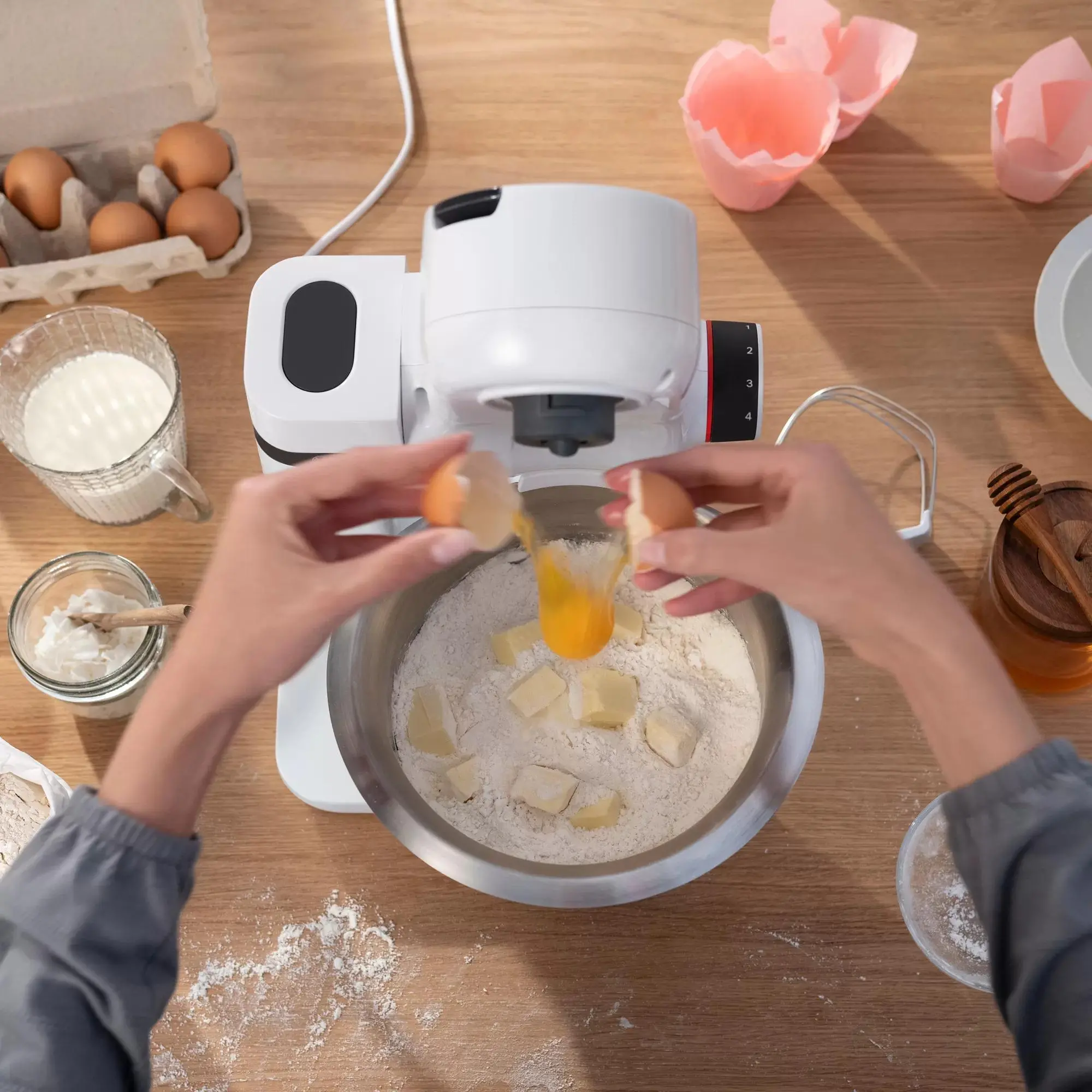 Robot kuchenny Bosch MUMS2EW40 Wydajność do 2,4kg lekkiego ciasta Kompaktowe wymiary