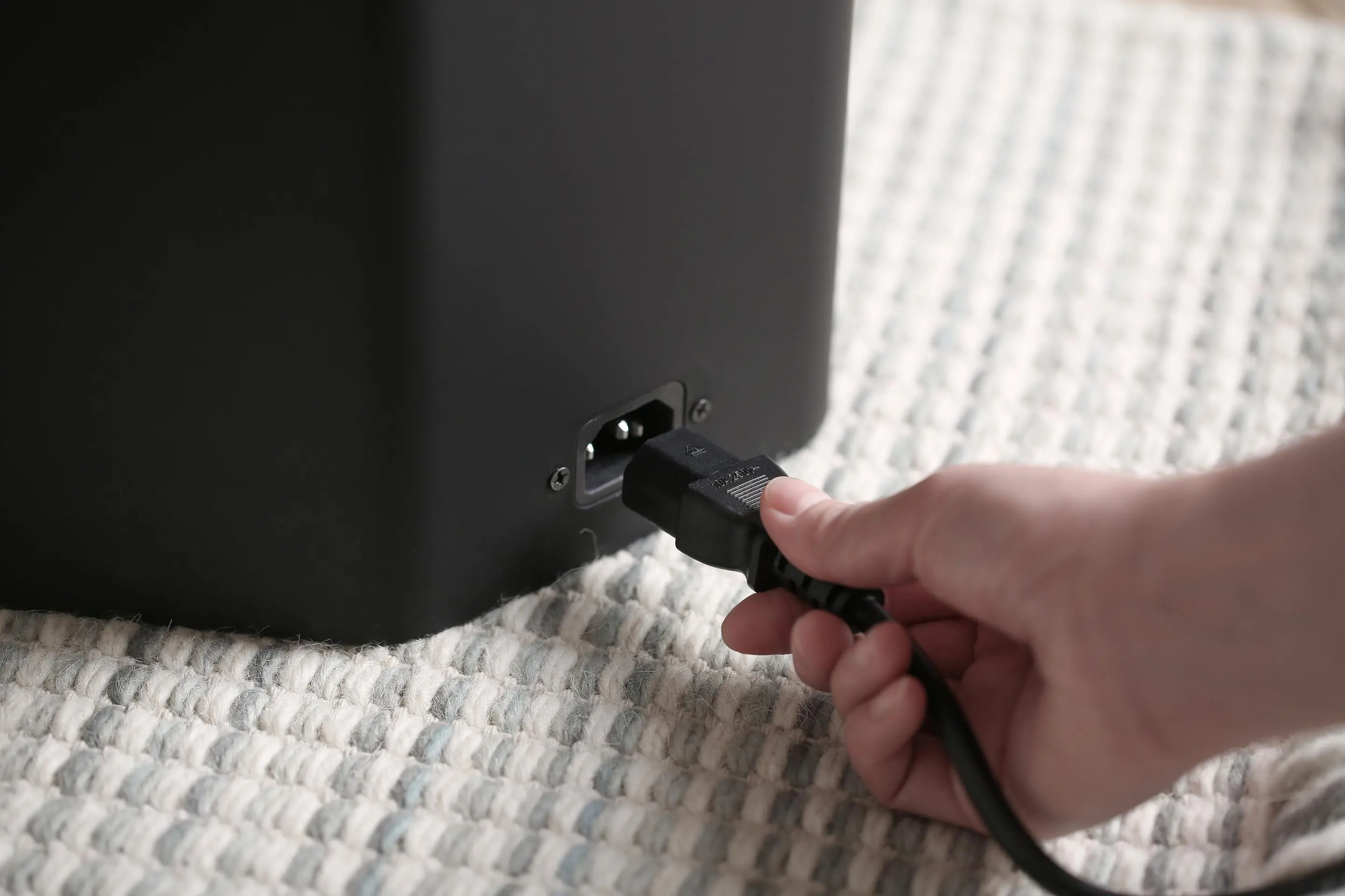 Parownica do ubrań SteamOne EUHG100B 1800W 40g/min