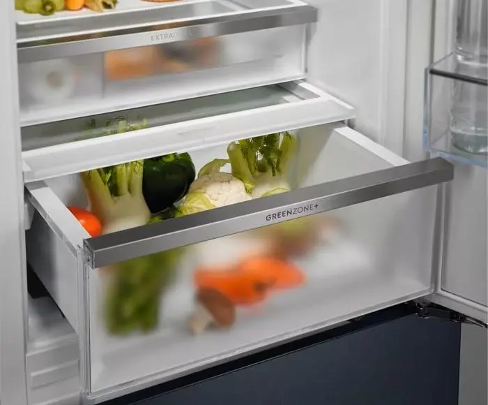 abc18　3口 Electrolux ENC8MC18S Pełny No Frost 177,2cm Szuflada z kontrolą