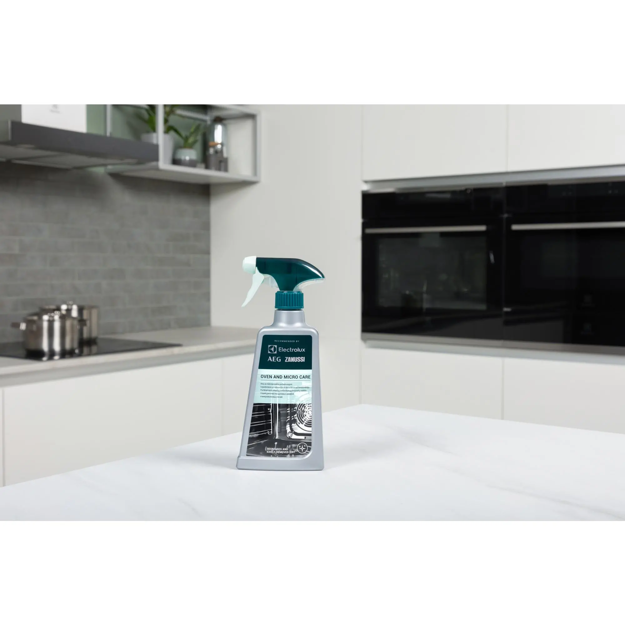 Spray Electrolux do czyszczenia piekarników i kuchenek mikrofalowych M3OCS300