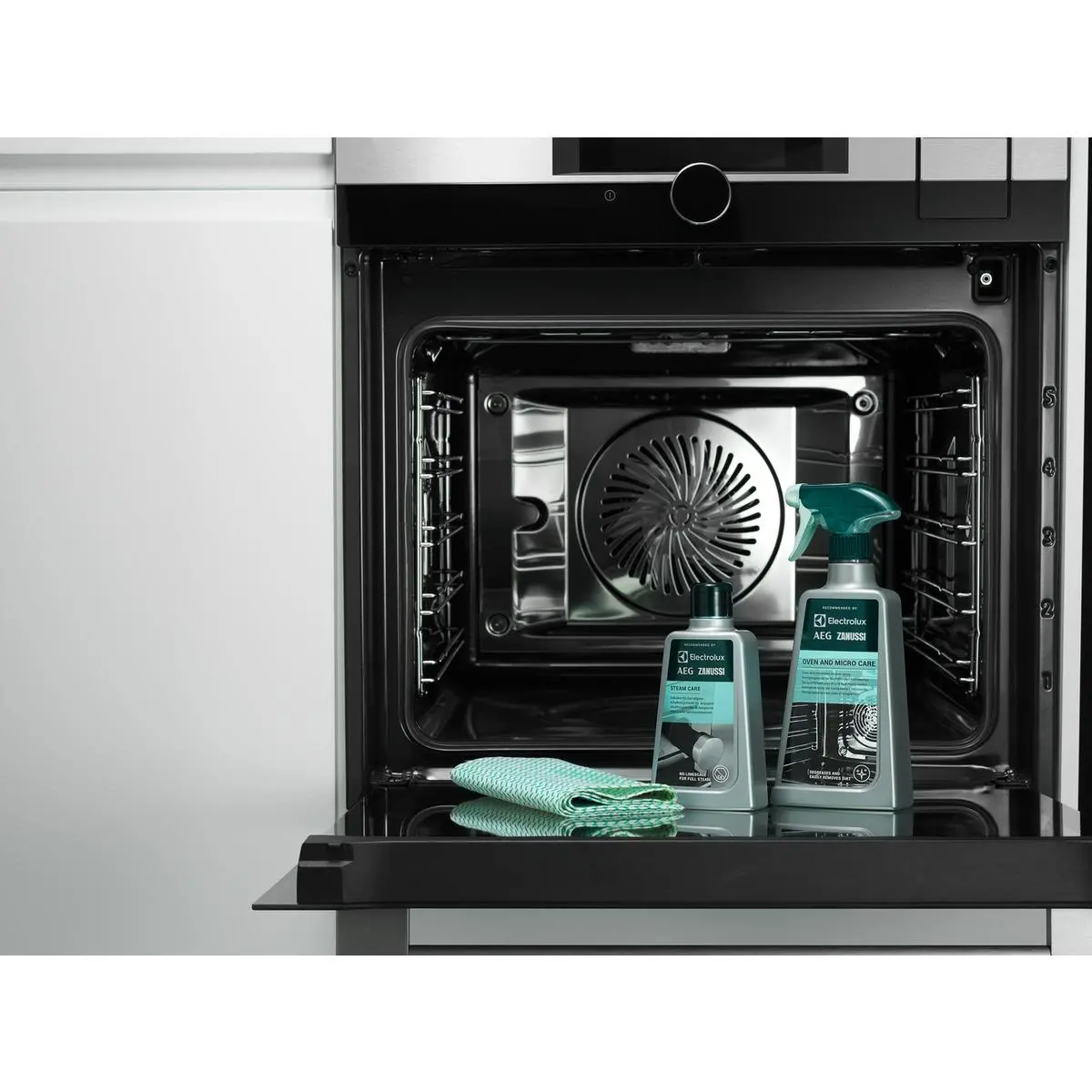 Spray Electrolux do czyszczenia piekarników i kuchenek mikrofalowych M3OCS300