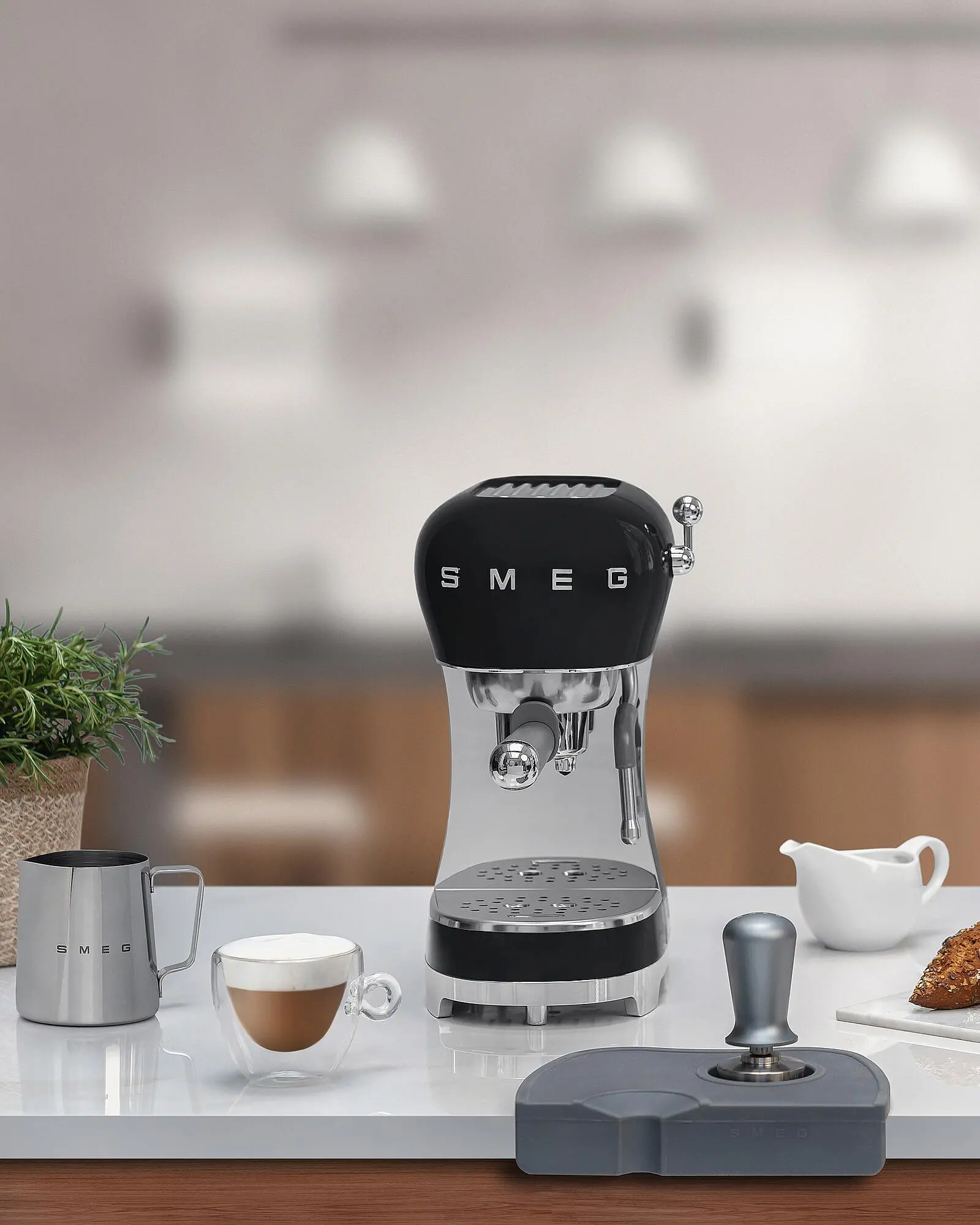 Ekspres Smeg ECF02BLEU