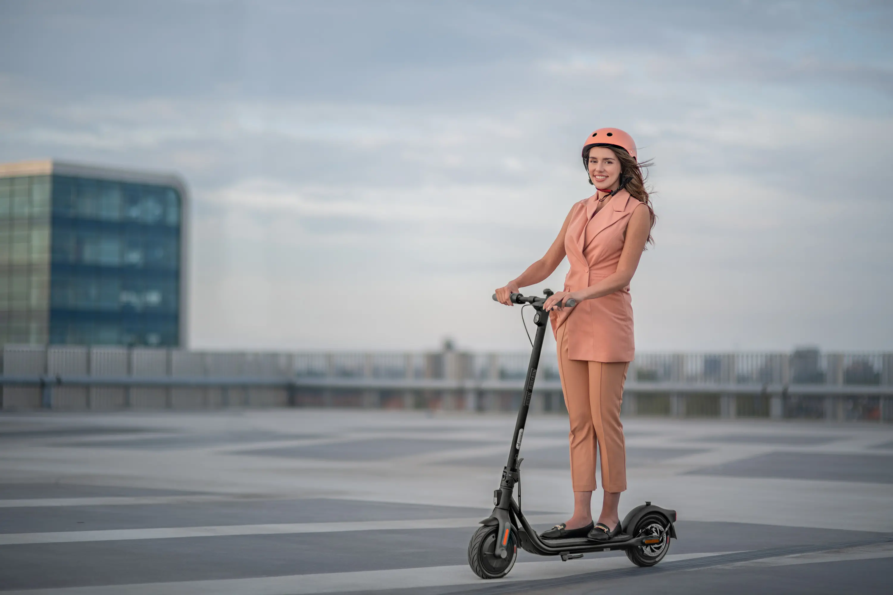 Hulajnoga elektryczna Segway F20D 250W 20km 10" Czarny