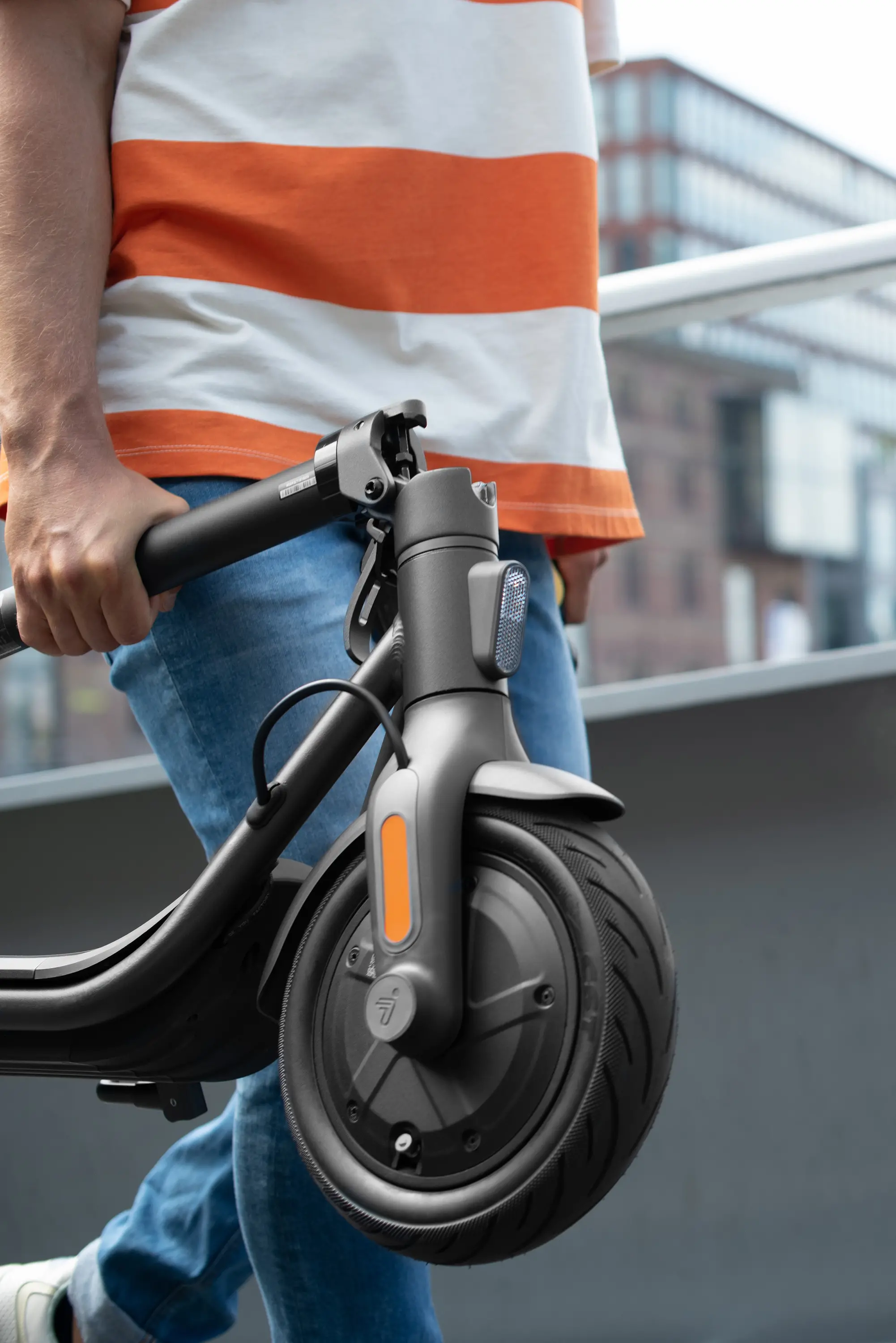 Hulajnoga elektryczna Segway F20D 250W 20km 10" Czarny
