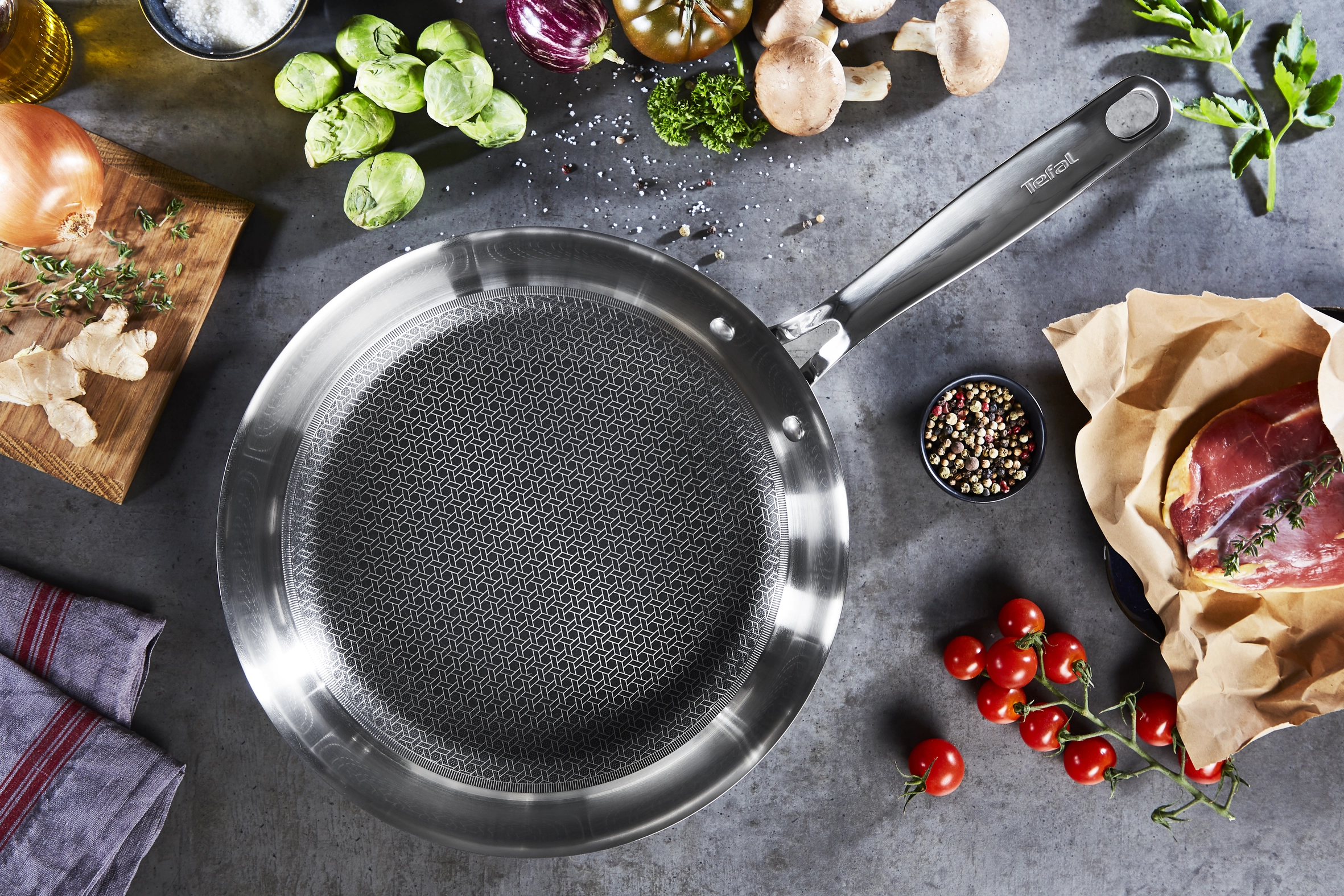 Patelnia Tefal Eternal Mesh E4970634 Indukcja Nieprzywierająca 28cm