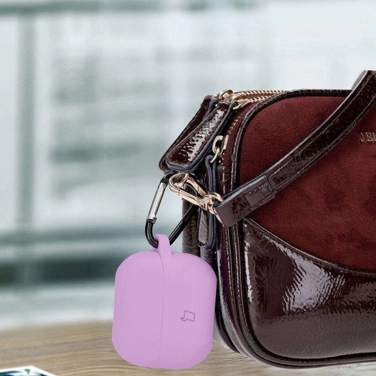 Etui na słuchawki Bizon Silikonowe z karabińczykiem do Samsung Galaxy Buds 3/3 Pro Fioletowy