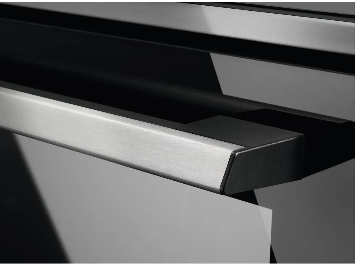 Kuchenka mikrofalowa Electrolux EVK6E40X Grill